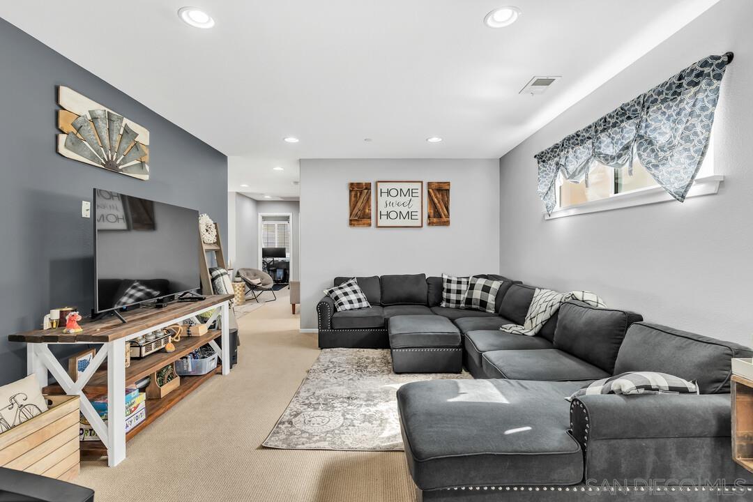 Detail Gallery Image 22 of 51 For 1810  Casa Morro St, Chula Vista,  CA 91915 - 4 Beds | 3 Baths