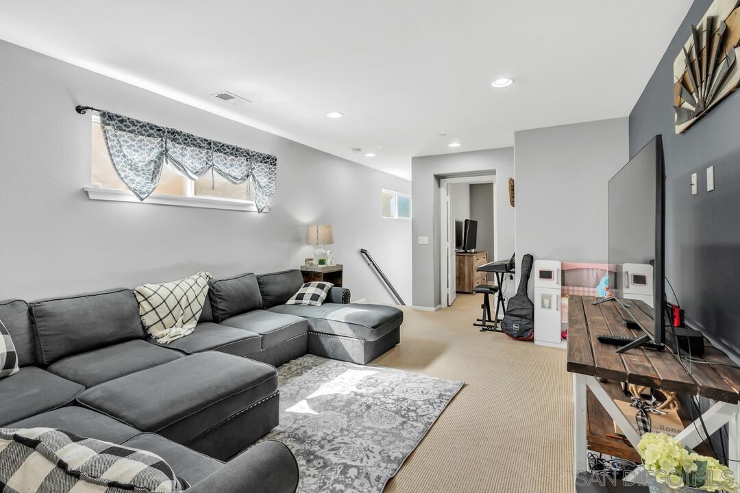 Detail Gallery Image 24 of 51 For 1810  Casa Morro St, Chula Vista,  CA 91915 - 4 Beds | 3 Baths