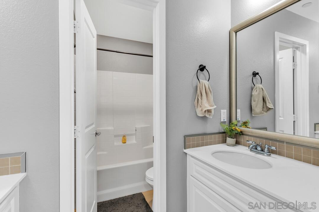 Detail Gallery Image 36 of 51 For 1810  Casa Morro St, Chula Vista,  CA 91915 - 4 Beds | 3 Baths