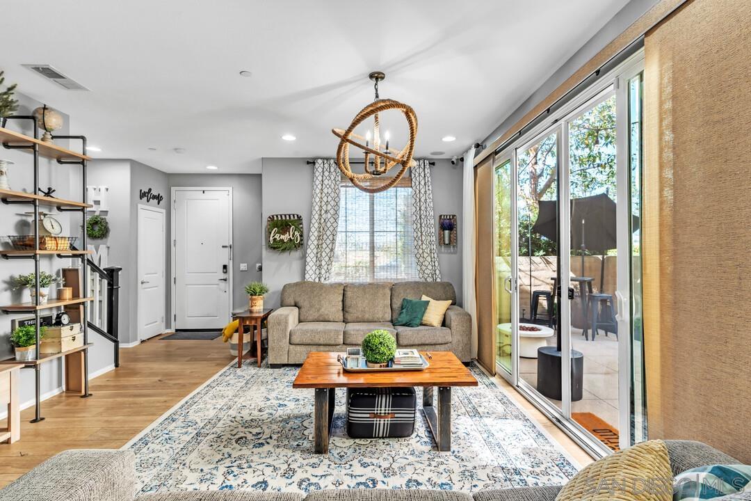 Detail Gallery Image 10 of 51 For 1810  Casa Morro St, Chula Vista,  CA 91915 - 4 Beds | 3 Baths