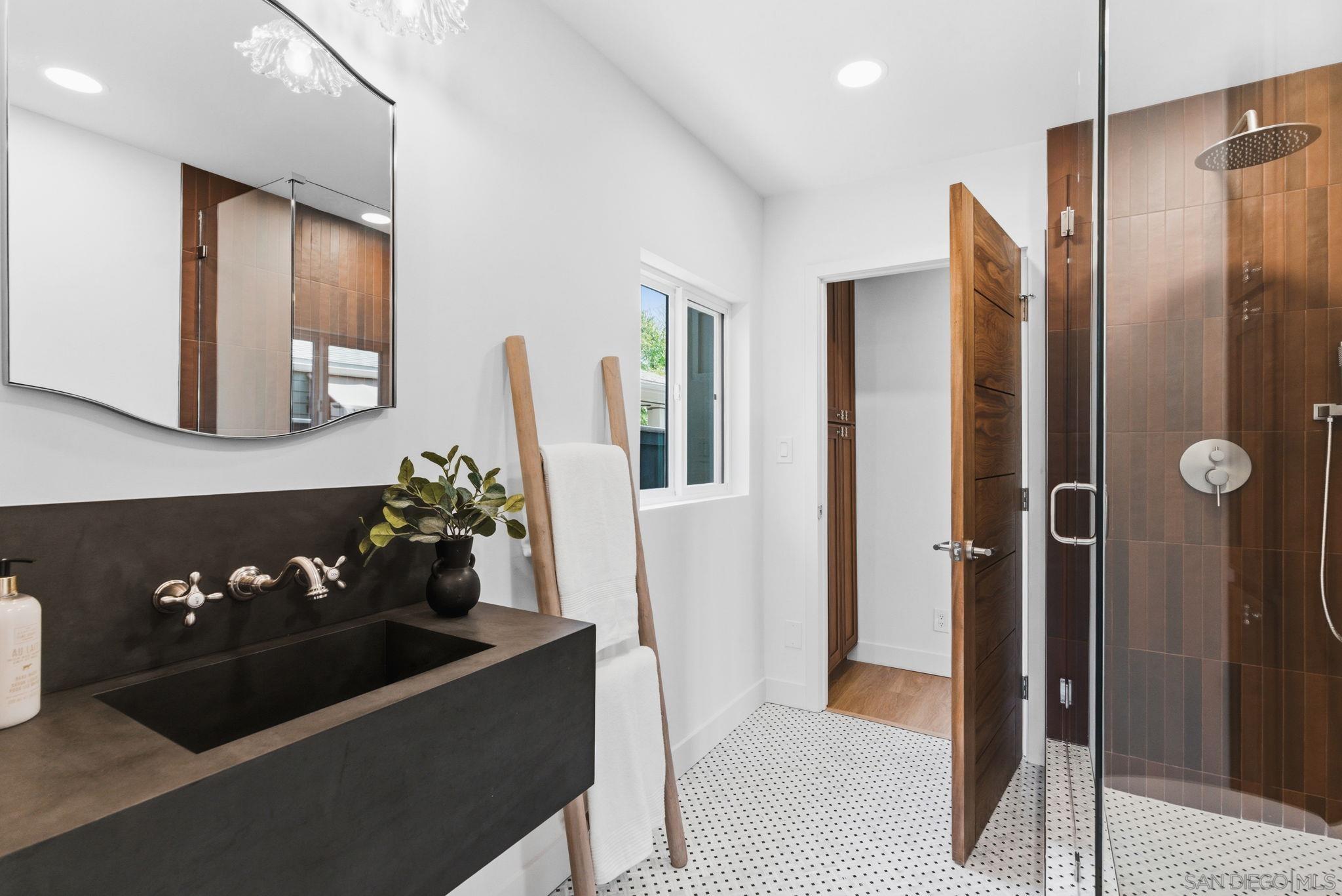 Detail Gallery Image 4 of 32 For 3006  Fir St, San Diego,  CA 92102 - 3 Beds | 2 Baths