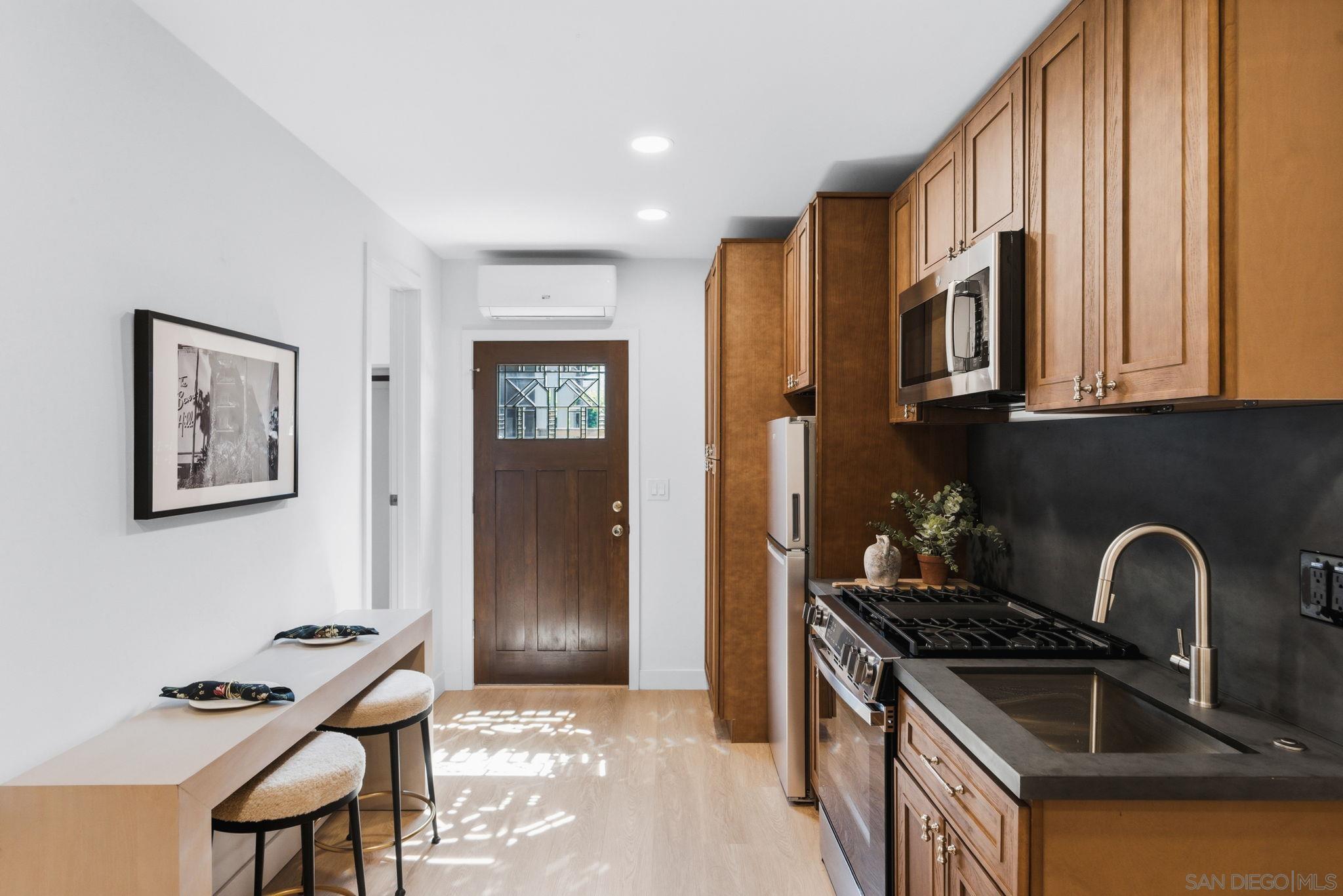 Detail Gallery Image 5 of 32 For 3006  Fir St, San Diego,  CA 92102 - 3 Beds | 2 Baths