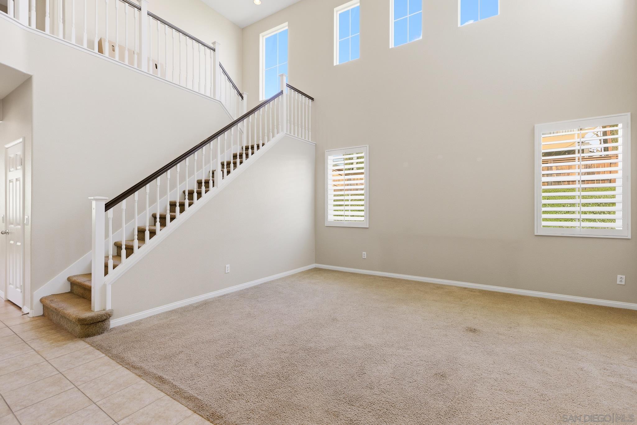 Detail Gallery Image 3 of 30 For 35607  Sainte Foy St, Murrieta,  CA 92563 - 5 Beds | 3 Baths