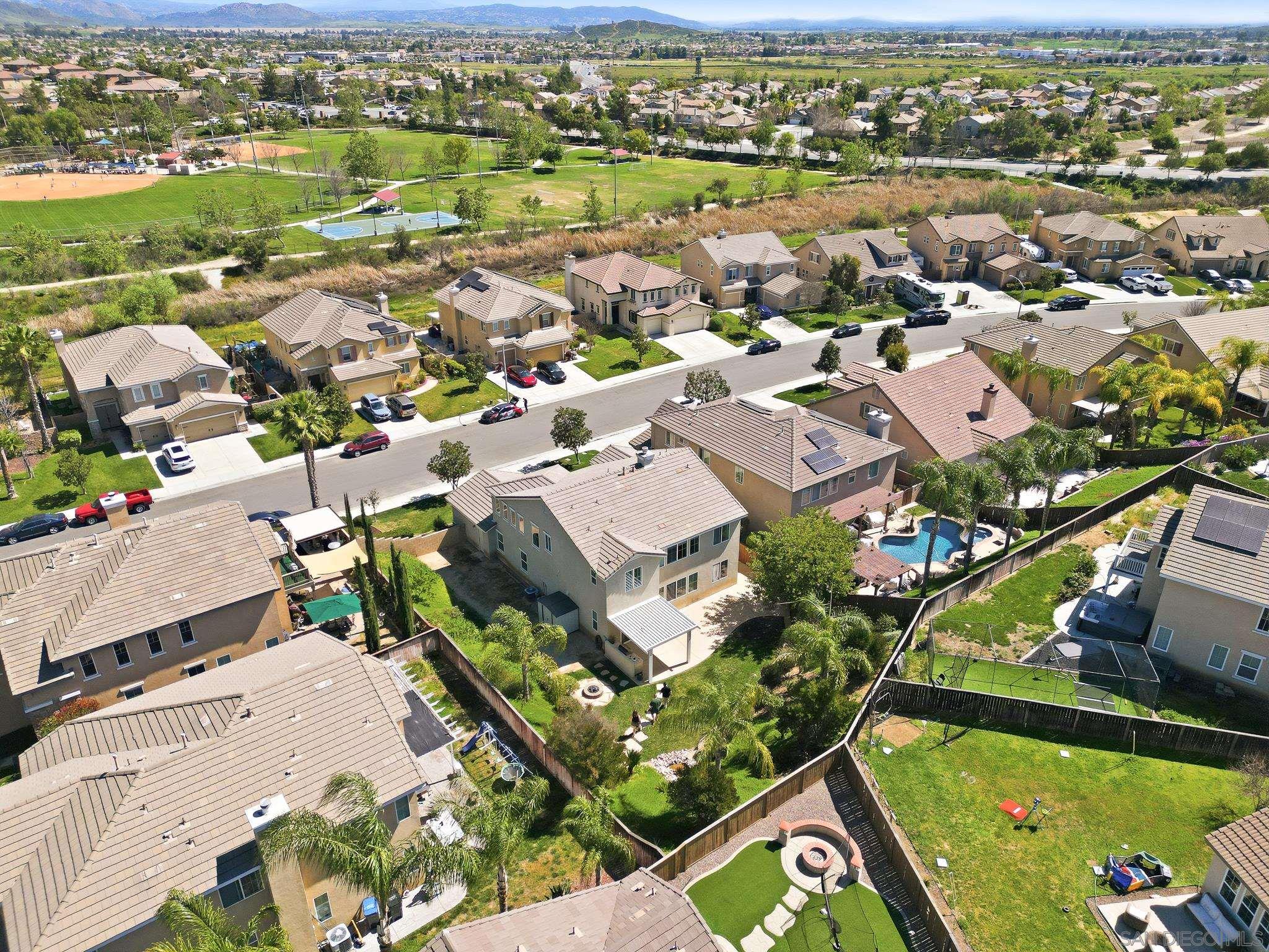 Detail Gallery Image 23 of 30 For 35607  Sainte Foy St, Murrieta,  CA 92563 - 5 Beds | 3 Baths