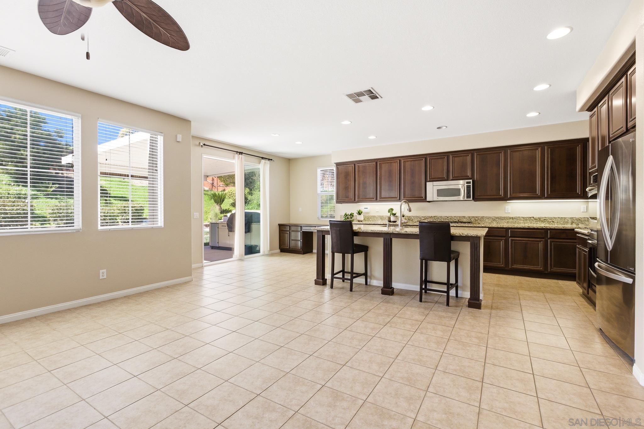 Detail Gallery Image 8 of 30 For 35607  Sainte Foy St, Murrieta,  CA 92563 - 5 Beds | 3 Baths