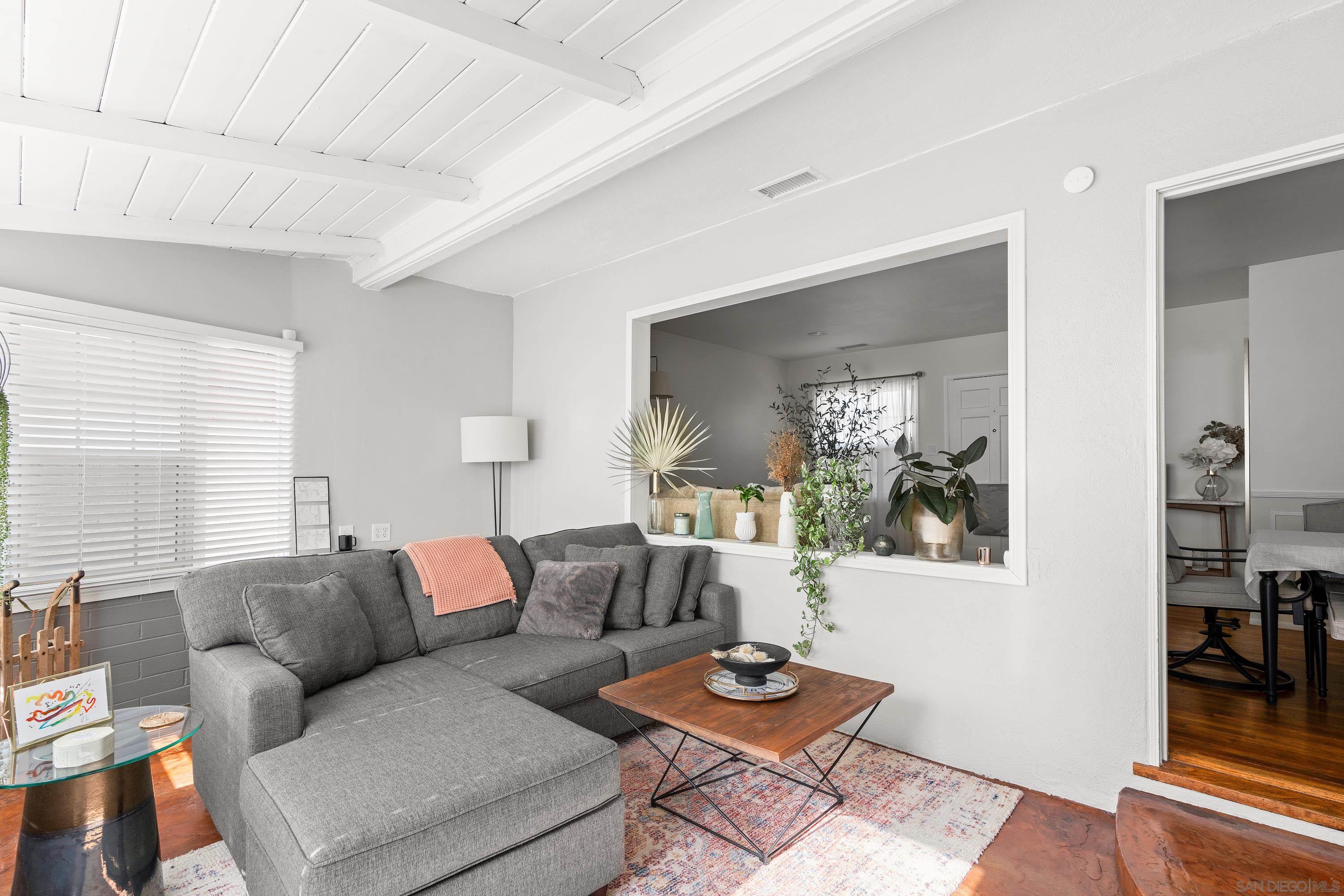 Detail Gallery Image 24 of 35 For 2004  Crenshaw, San Diego,  CA 92105 - 3 Beds | 1 Baths