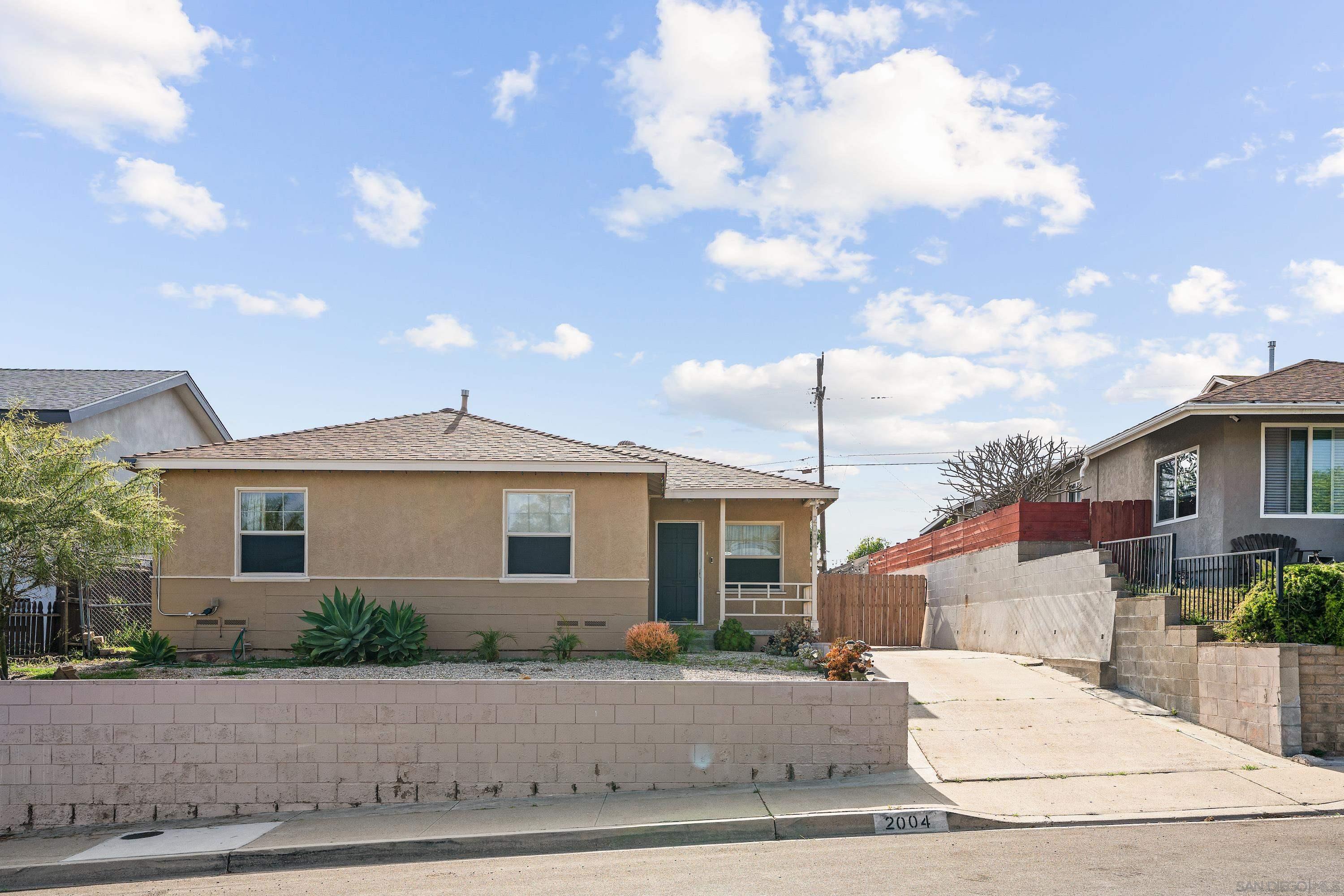 Detail Gallery Image 34 of 35 For 2004  Crenshaw, San Diego,  CA 92105 - 3 Beds | 1 Baths