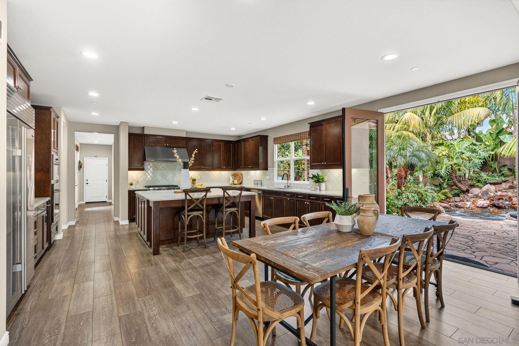 Detail Gallery Image 11 of 60 For 817  Dolphin, Encinitas,  CA 92024 - 6 Beds | 4/1 Baths