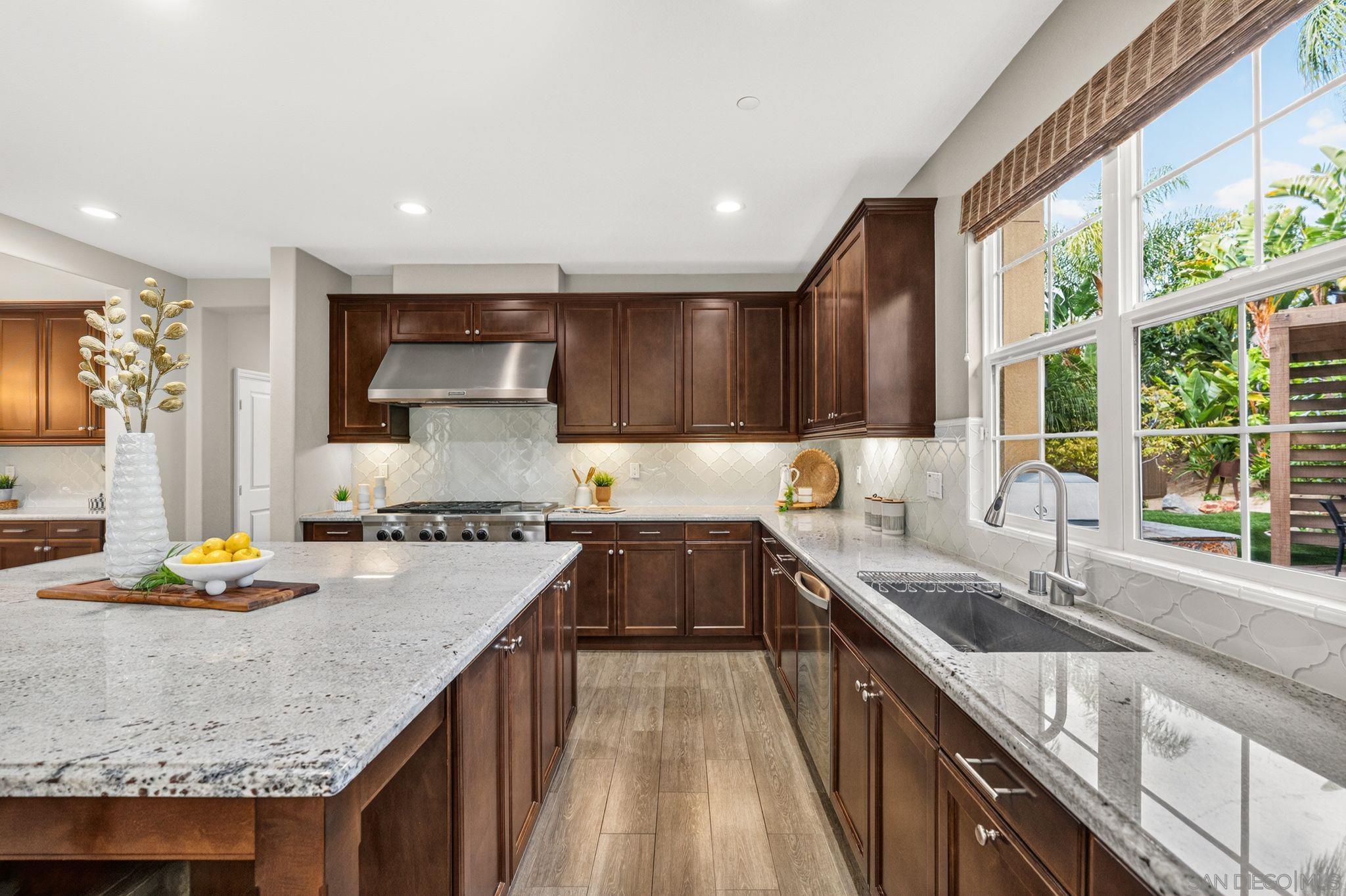 Detail Gallery Image 14 of 60 For 817  Dolphin, Encinitas,  CA 92024 - 6 Beds | 4/1 Baths