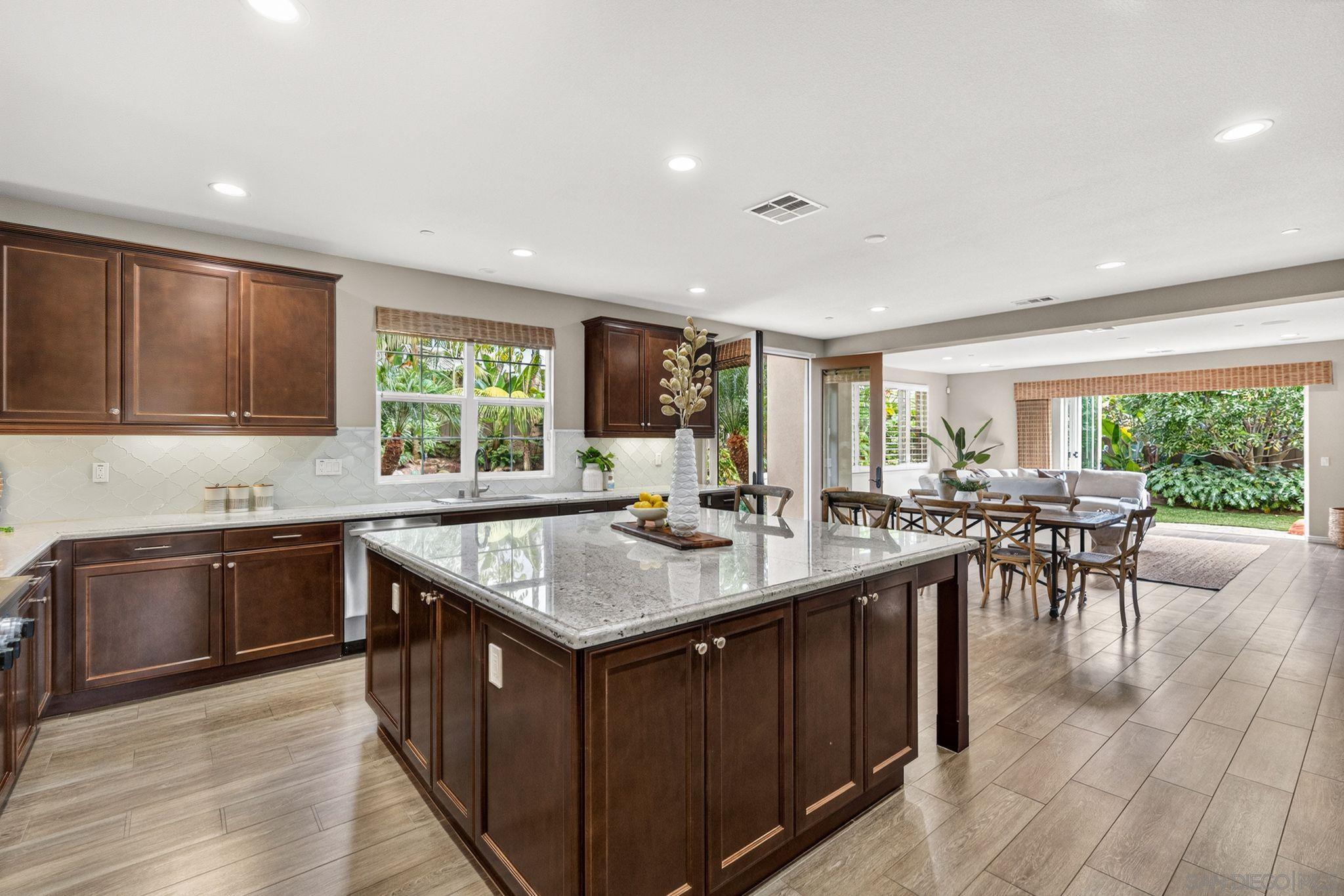 Detail Gallery Image 15 of 60 For 817  Dolphin, Encinitas,  CA 92024 - 6 Beds | 4/1 Baths