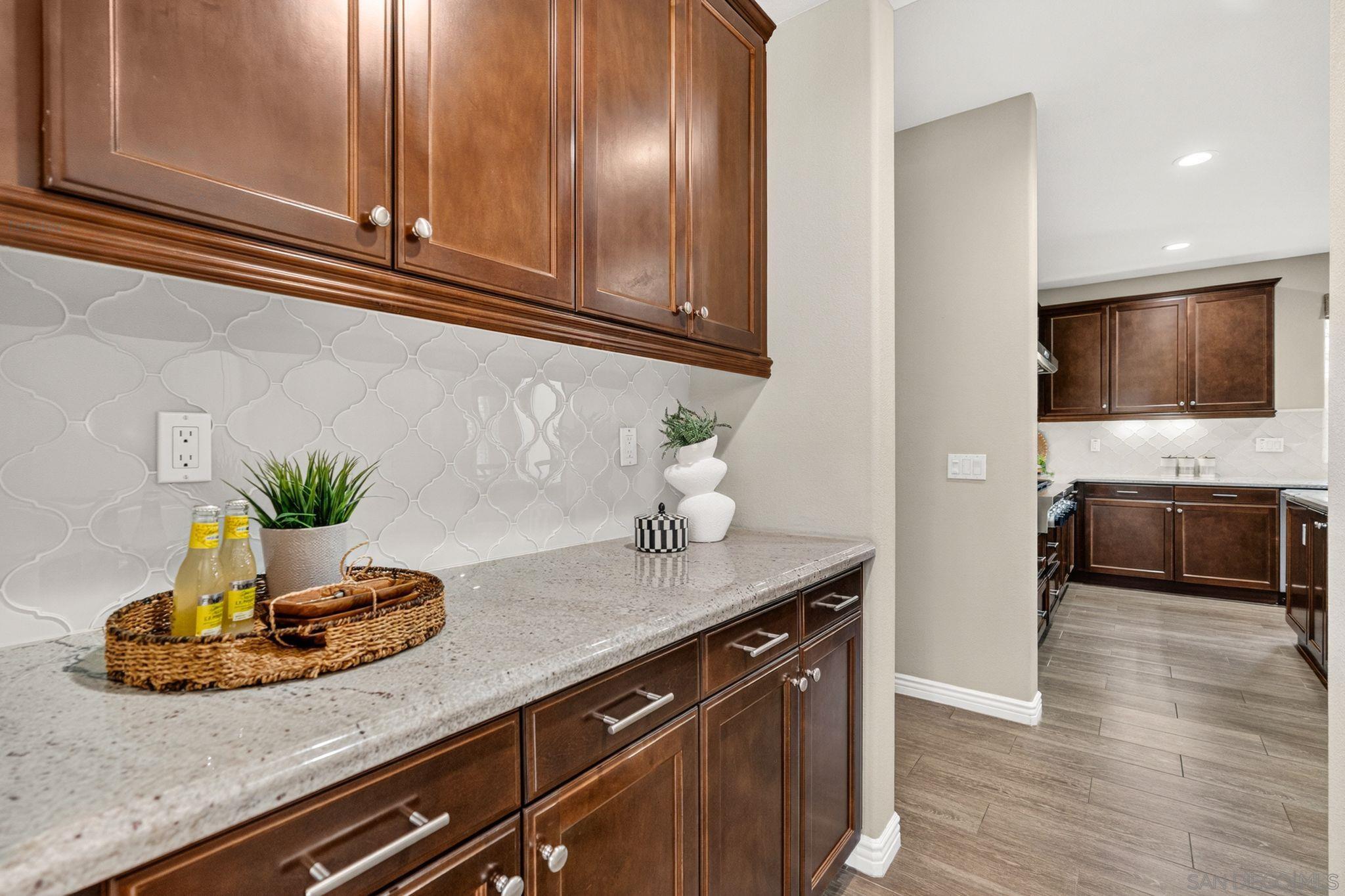 Detail Gallery Image 16 of 60 For 817  Dolphin, Encinitas,  CA 92024 - 6 Beds | 4/1 Baths