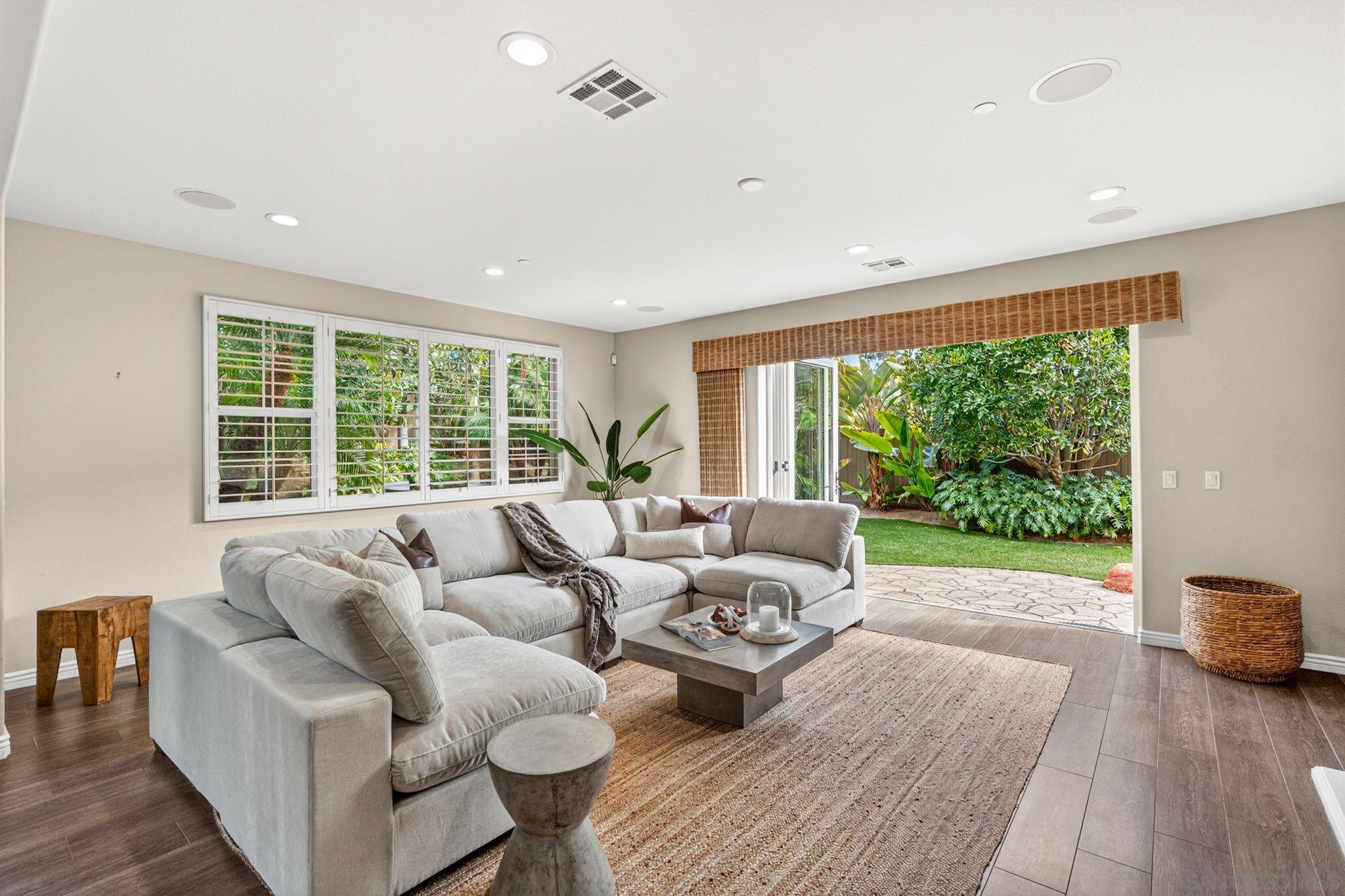 Detail Gallery Image 18 of 60 For 817  Dolphin, Encinitas,  CA 92024 - 6 Beds | 4/1 Baths