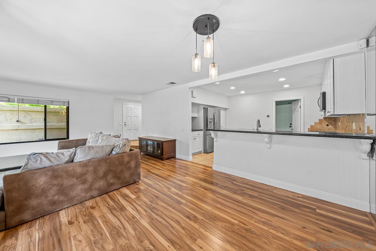 Detail Gallery Image 11 of 51 For 6016  Gaines Street, San Diego,  CA 92110 - 3 Beds | 2/1 Baths