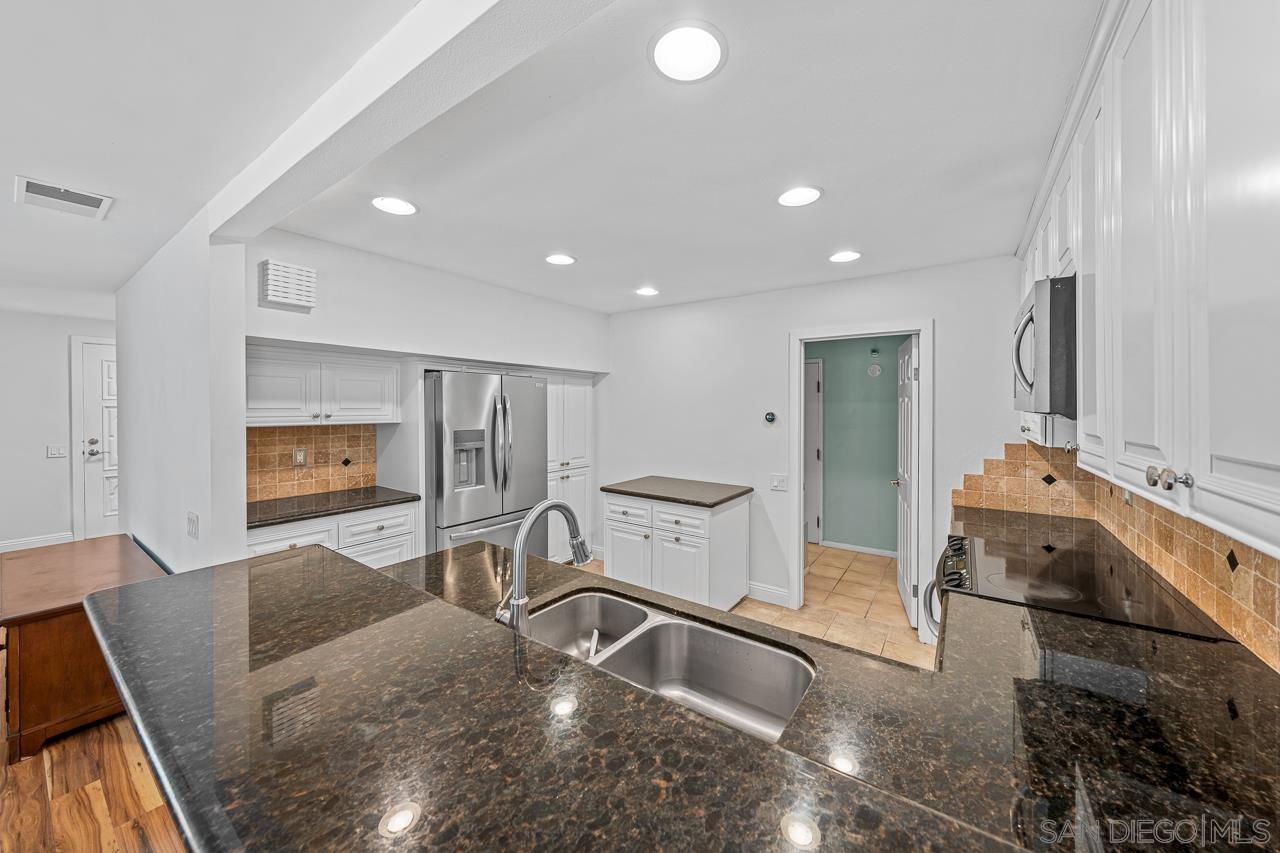 Detail Gallery Image 14 of 51 For 6016  Gaines Street, San Diego,  CA 92110 - 3 Beds | 2/1 Baths