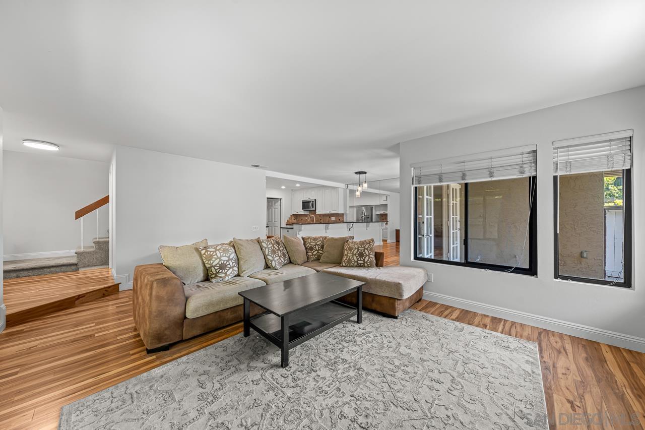 Detail Gallery Image 4 of 51 For 6016  Gaines Street, San Diego,  CA 92110 - 3 Beds | 2/1 Baths