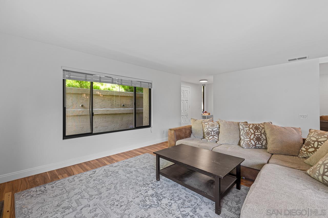 Detail Gallery Image 7 of 51 For 6016  Gaines Street, San Diego,  CA 92110 - 3 Beds | 2/1 Baths