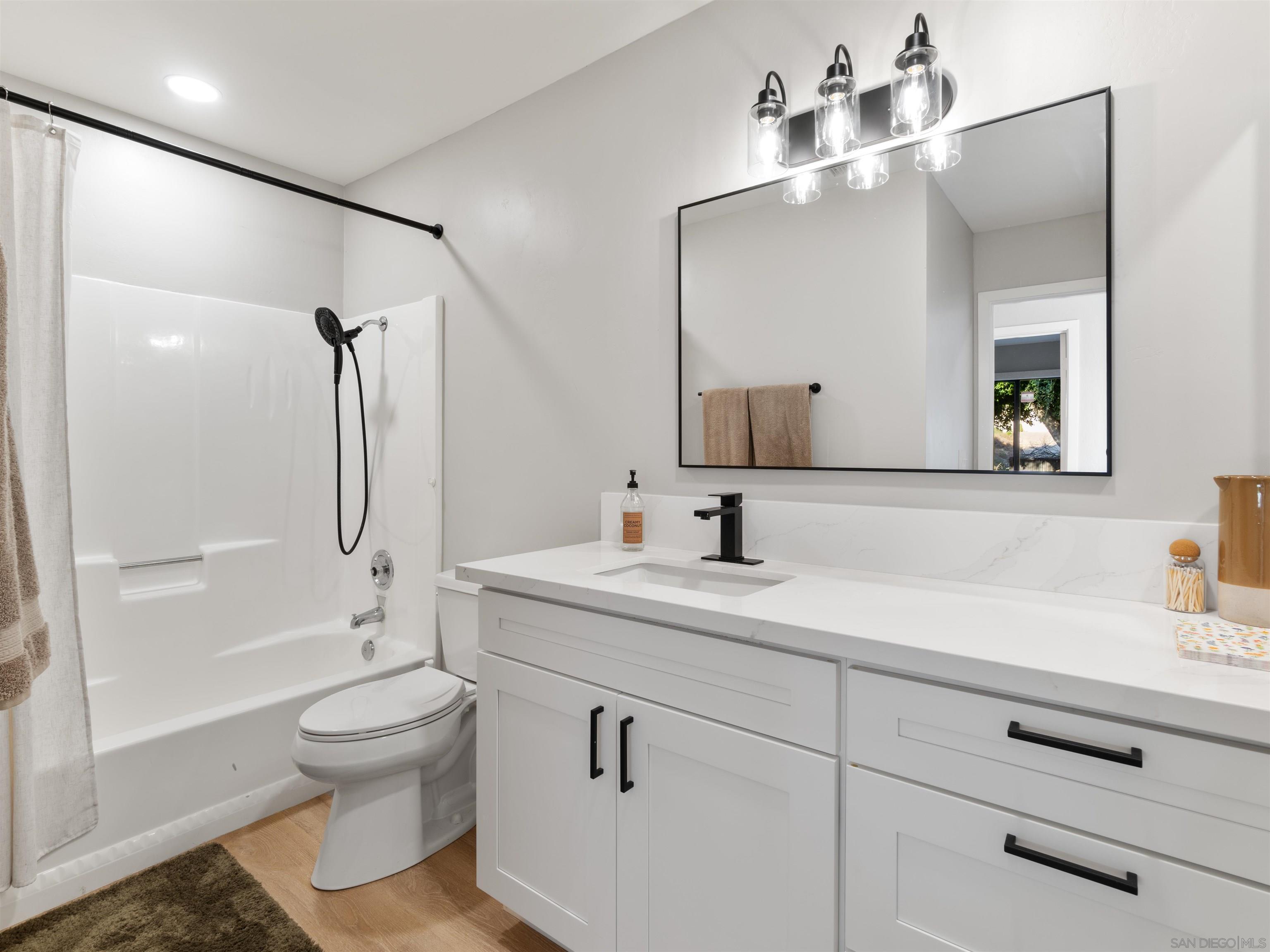 Detail Gallery Image 12 of 19 For 15674  Cathedral Way, Ramona,  CA 92065 - 3 Beds | 2 Baths