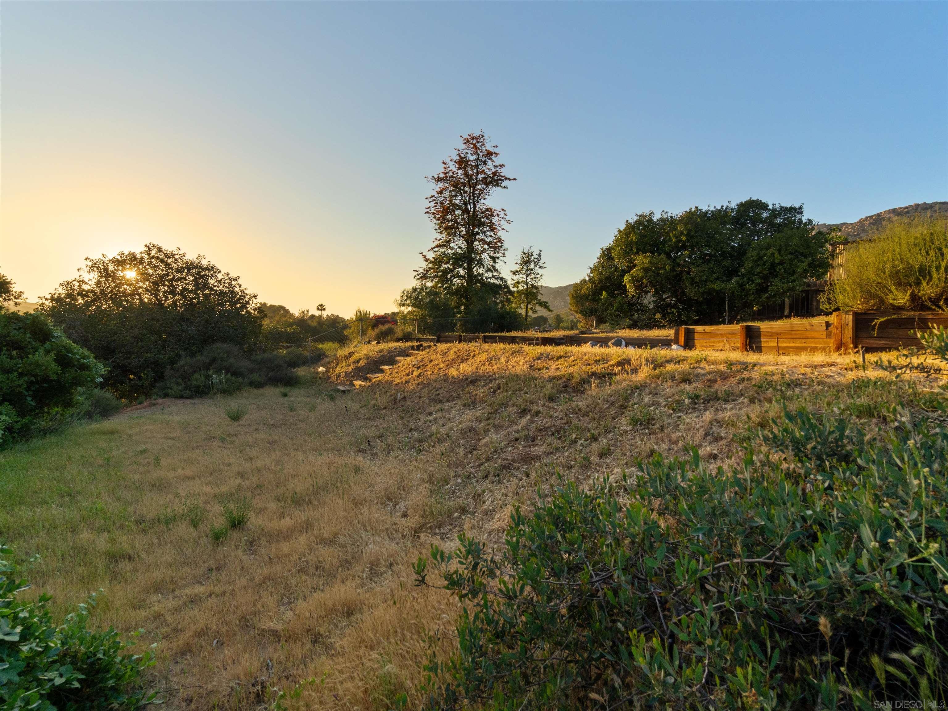 Detail Gallery Image 15 of 19 For 15674  Cathedral Way, Ramona,  CA 92065 - 3 Beds | 2 Baths