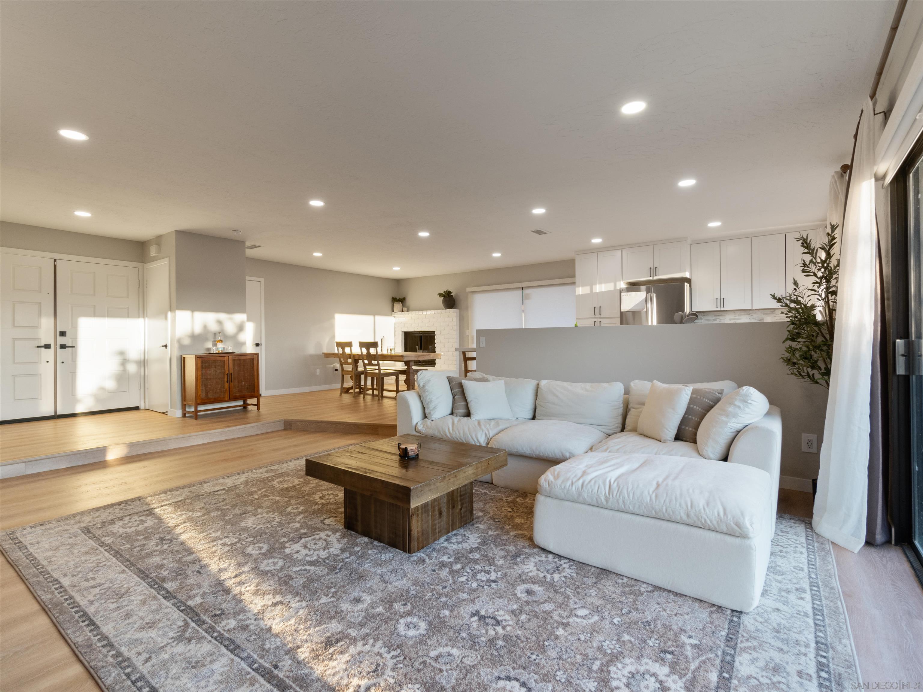 Detail Gallery Image 6 of 19 For 15674  Cathedral Way, Ramona,  CA 92065 - 3 Beds | 2 Baths