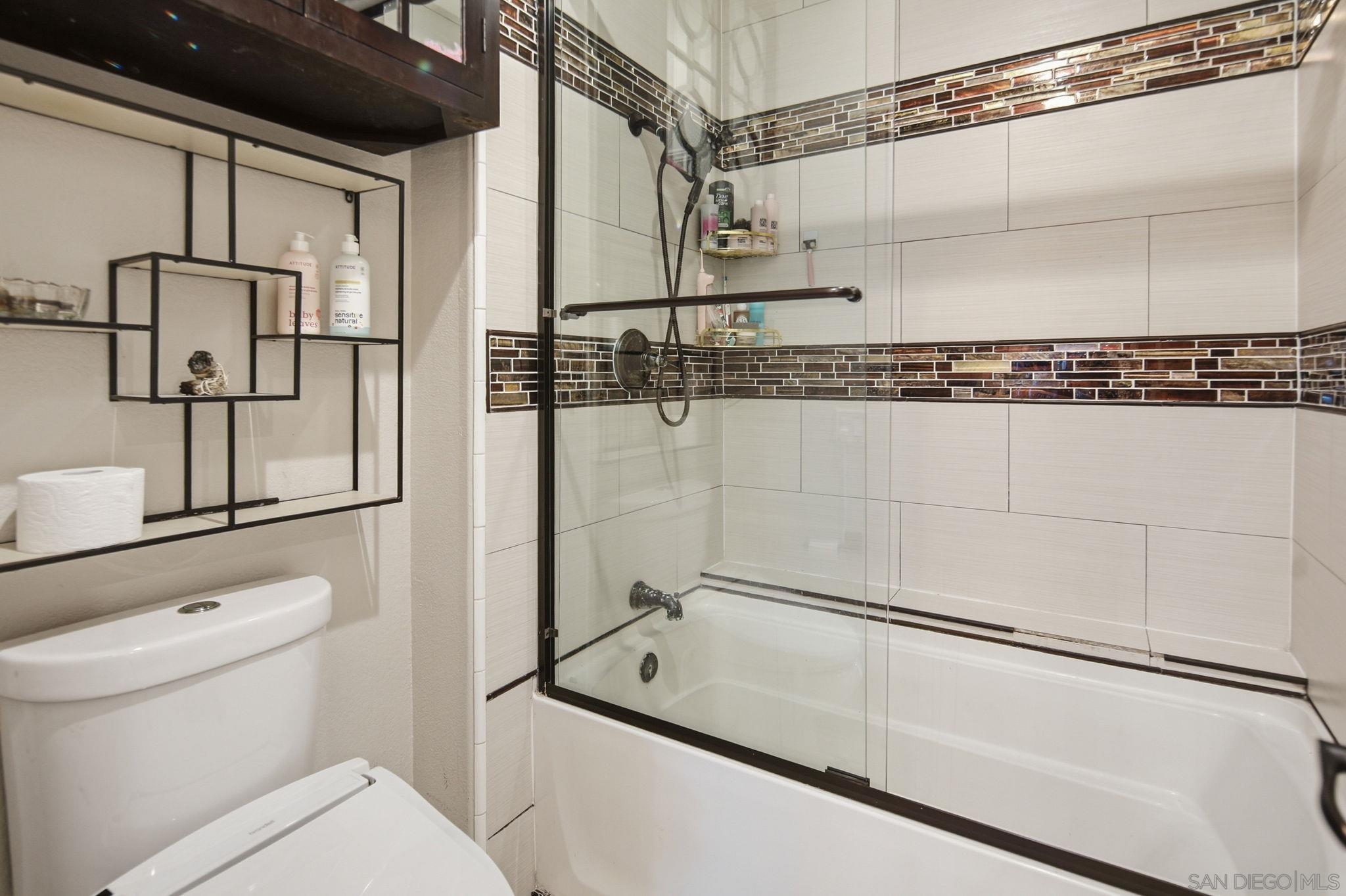 Detail Gallery Image 16 of 29 For 1866  Matin Cir  #111,  San Marcos,  CA 92069 - 4 Beds | 2/1 Baths