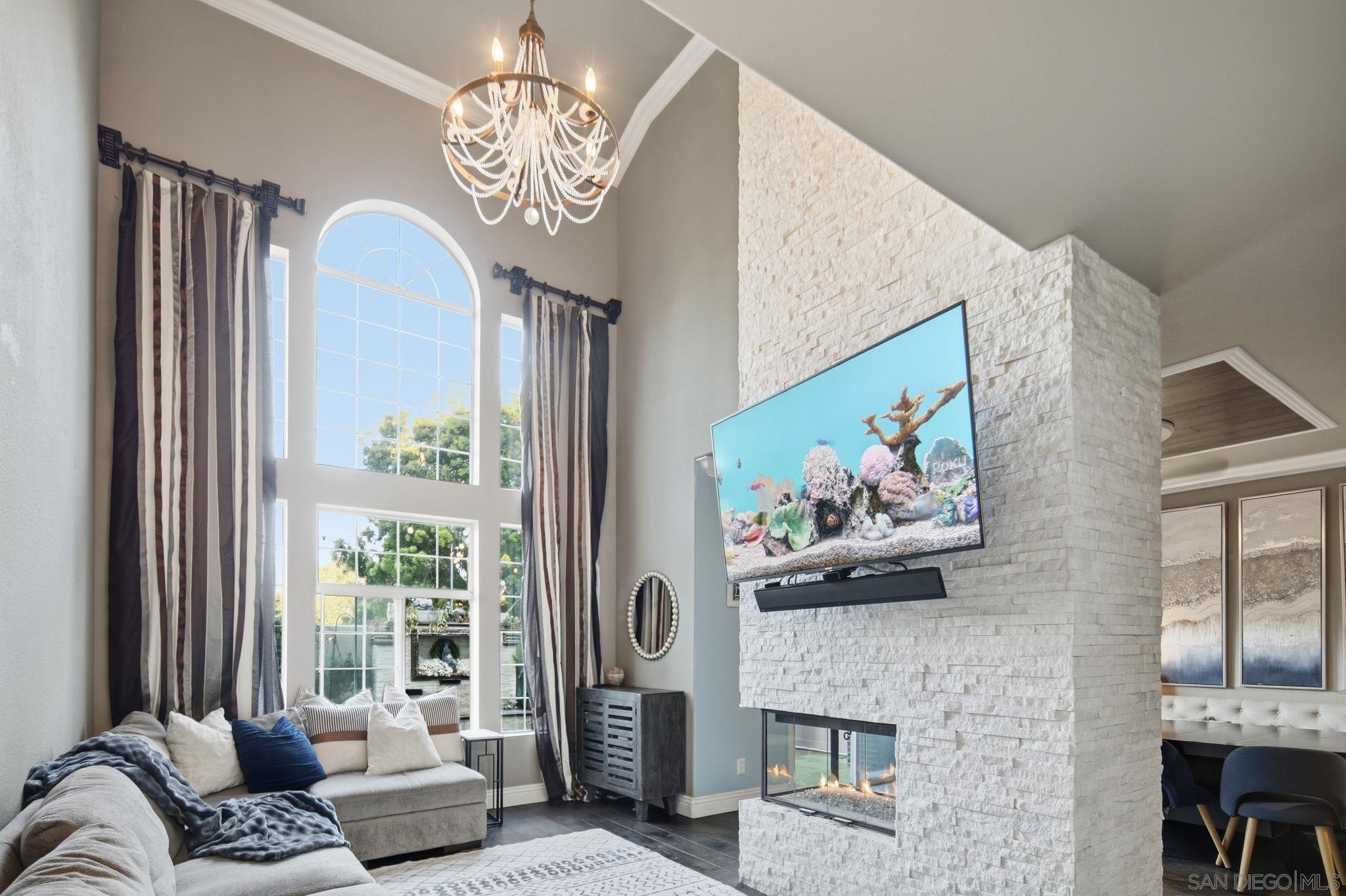 Detail Gallery Image 3 of 29 For 1866  Matin Cir  #111,  San Marcos,  CA 92069 - 4 Beds | 2/1 Baths