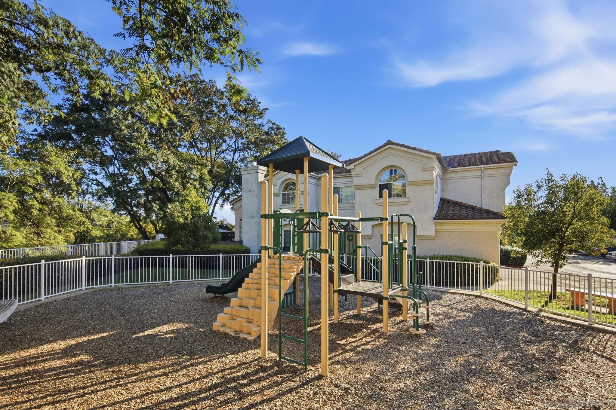 Detail Gallery Image 27 of 29 For 1866  Matin Cir  #111,  San Marcos,  CA 92069 - 4 Beds | 2/1 Baths