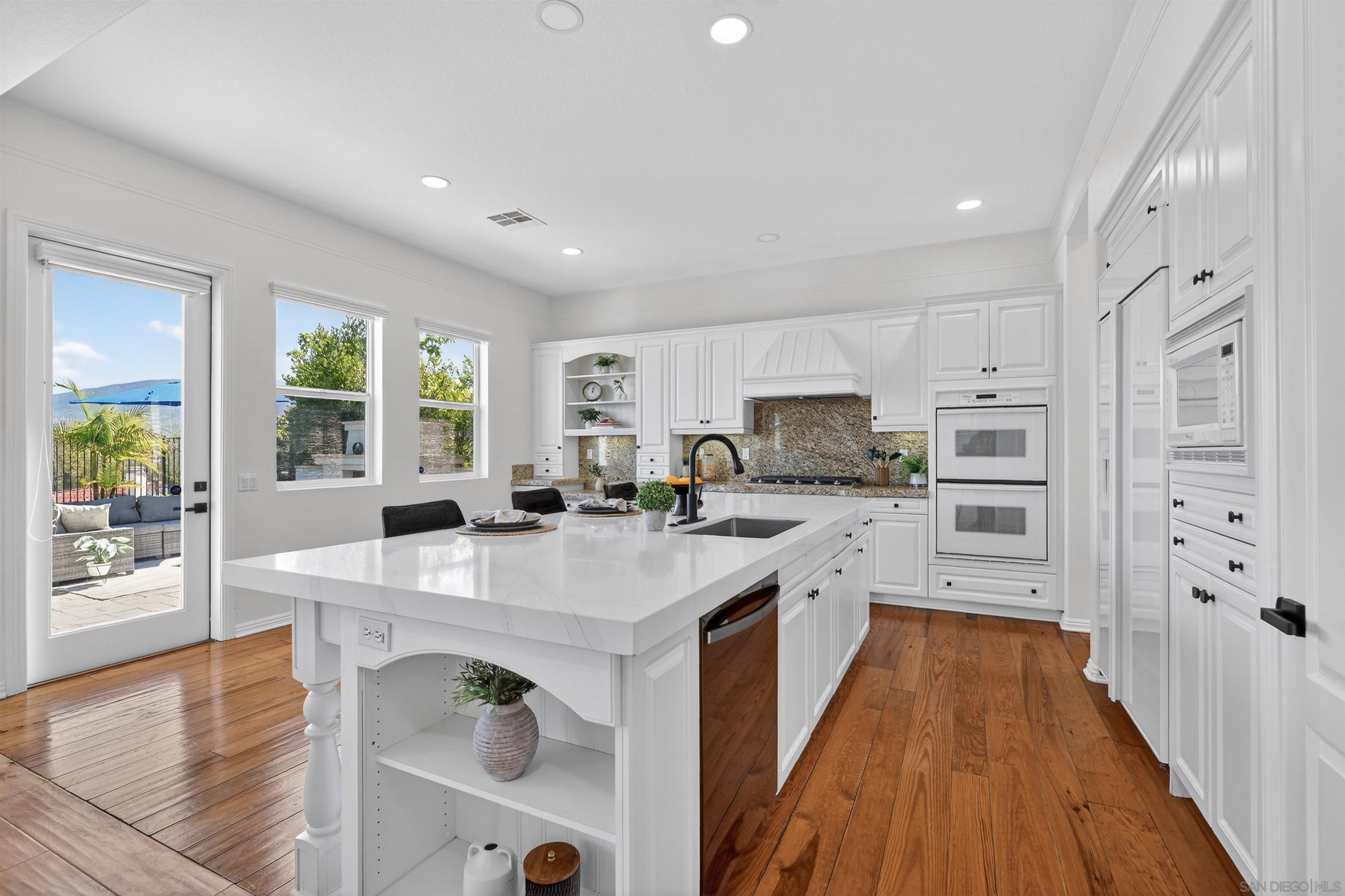 Detail Gallery Image 15 of 37 For 981  Adirondack Place, Chula Vista,  CA 91914 - 6 Beds | 3/1 Baths