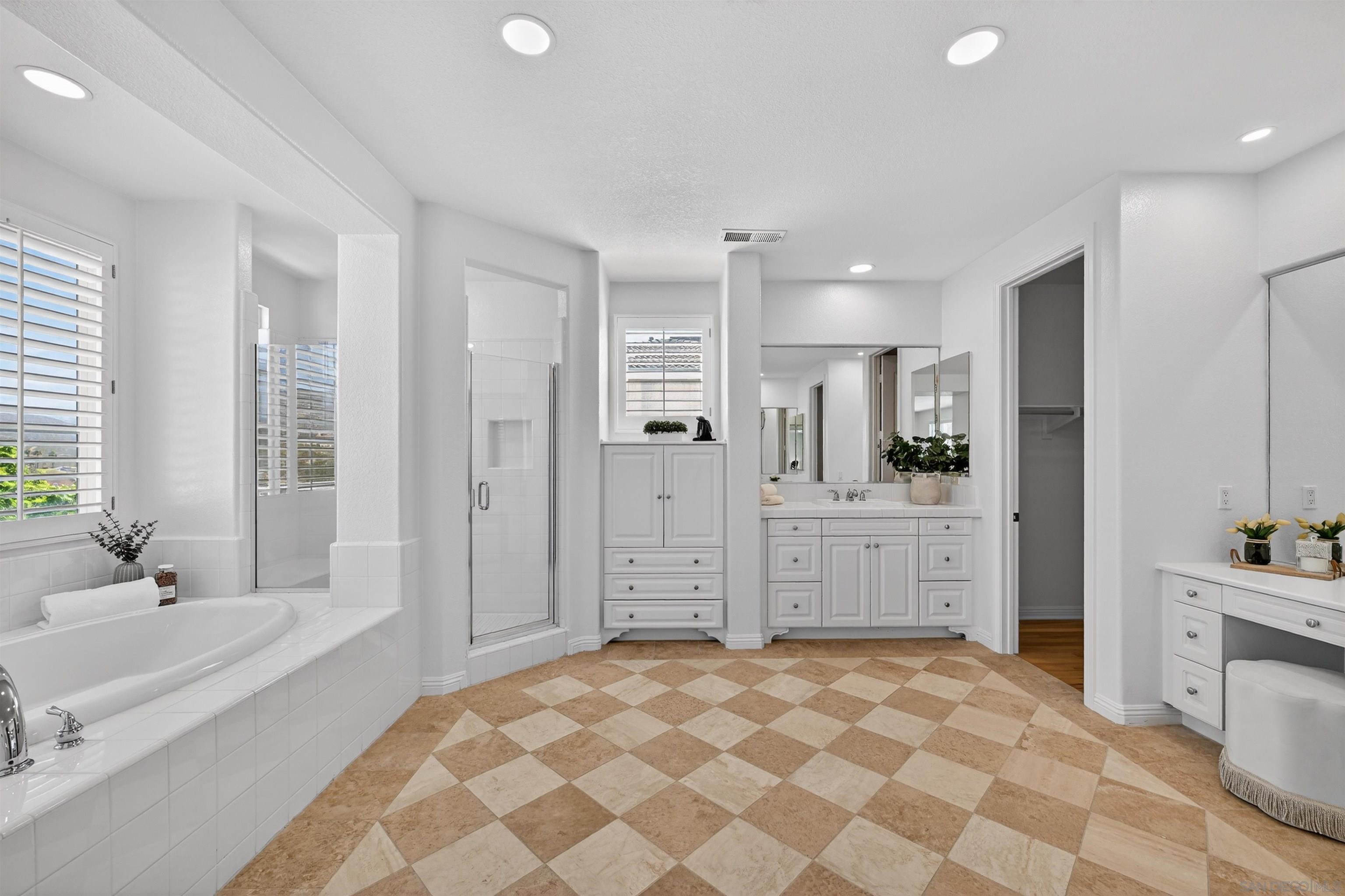 Detail Gallery Image 21 of 37 For 981  Adirondack Place, Chula Vista,  CA 91914 - 6 Beds | 3/1 Baths