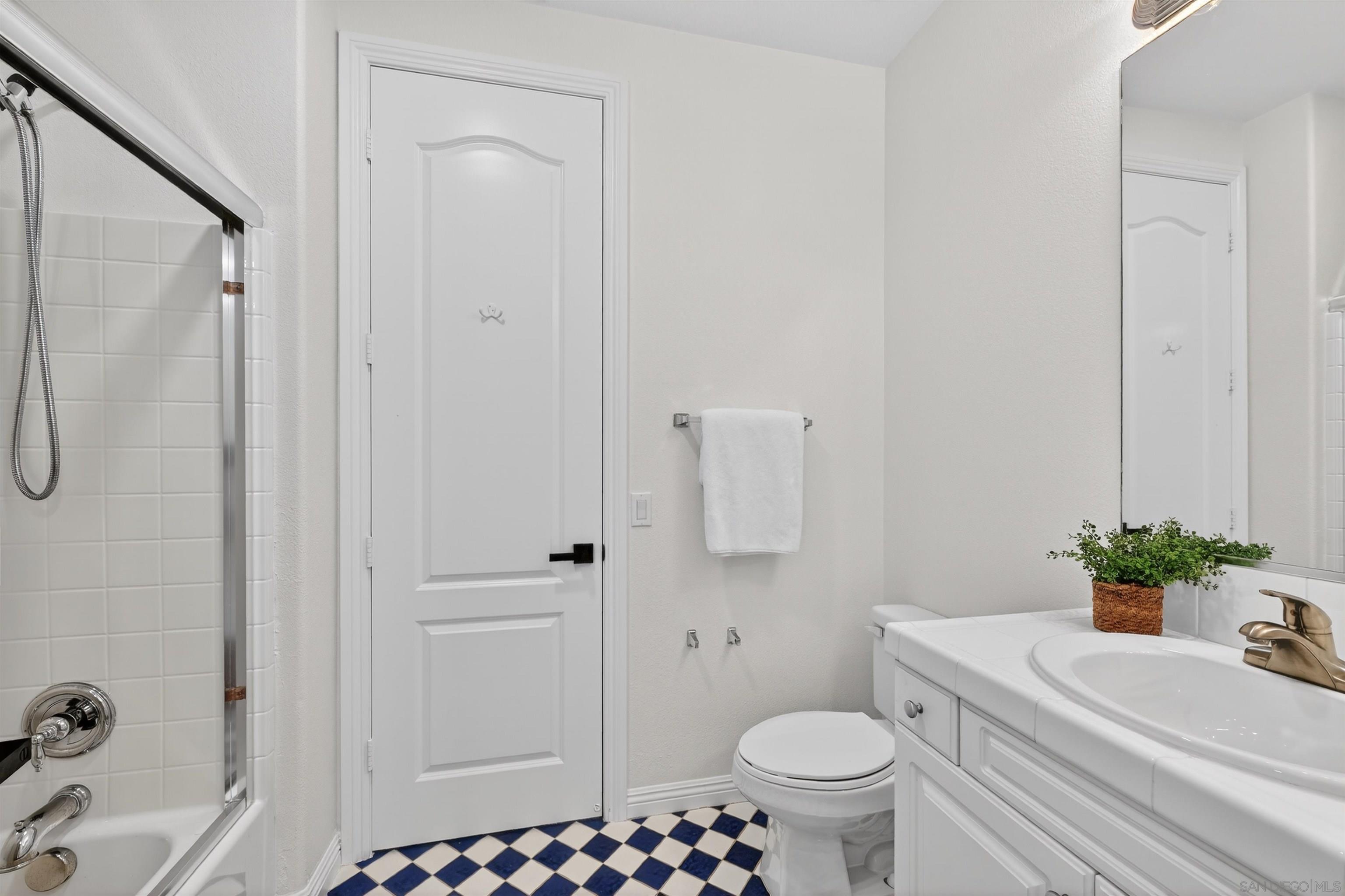 Detail Gallery Image 29 of 37 For 981  Adirondack Place, Chula Vista,  CA 91914 - 6 Beds | 3/1 Baths