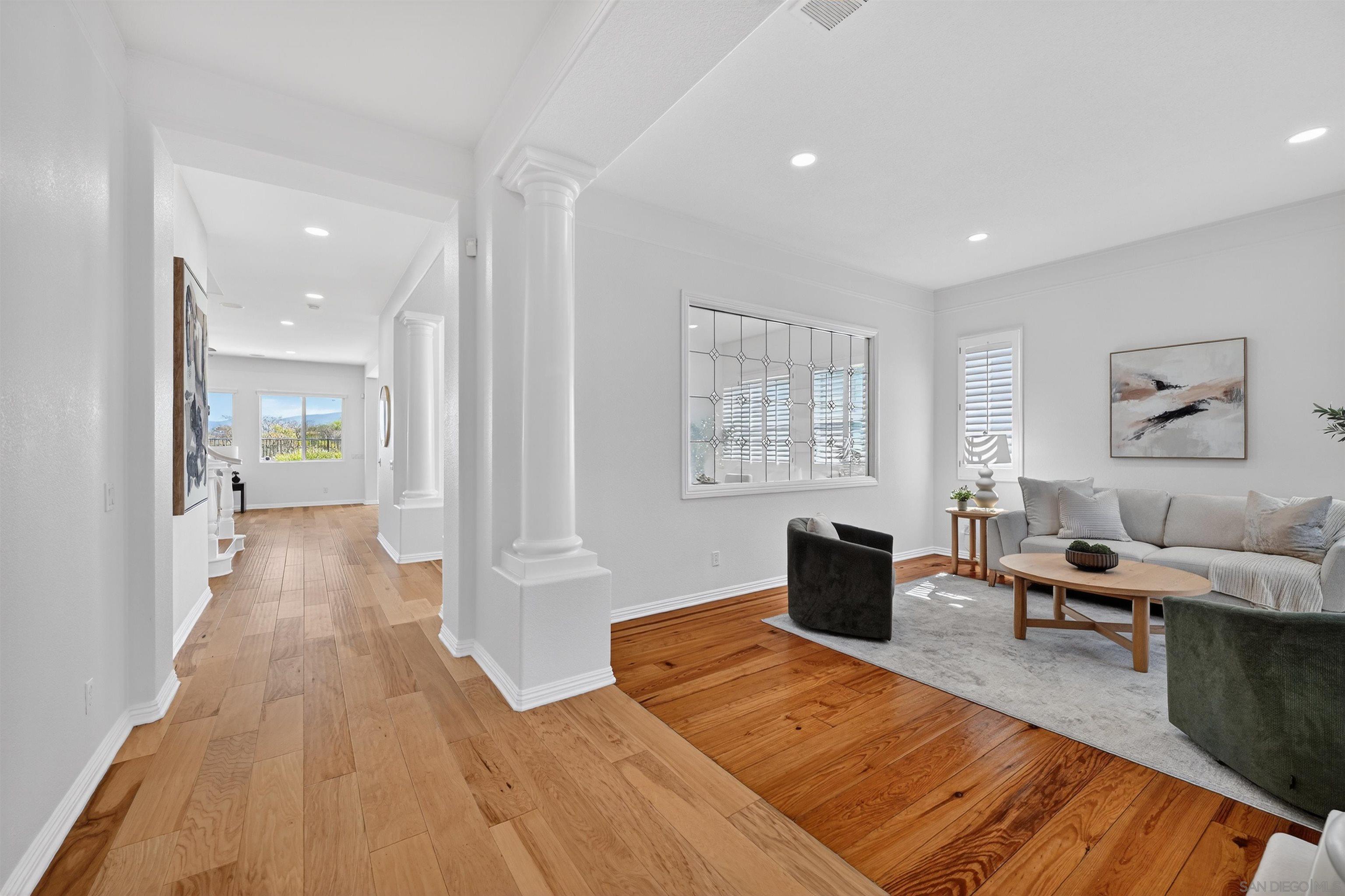 Detail Gallery Image 4 of 37 For 981  Adirondack Place, Chula Vista,  CA 91914 - 6 Beds | 3/1 Baths