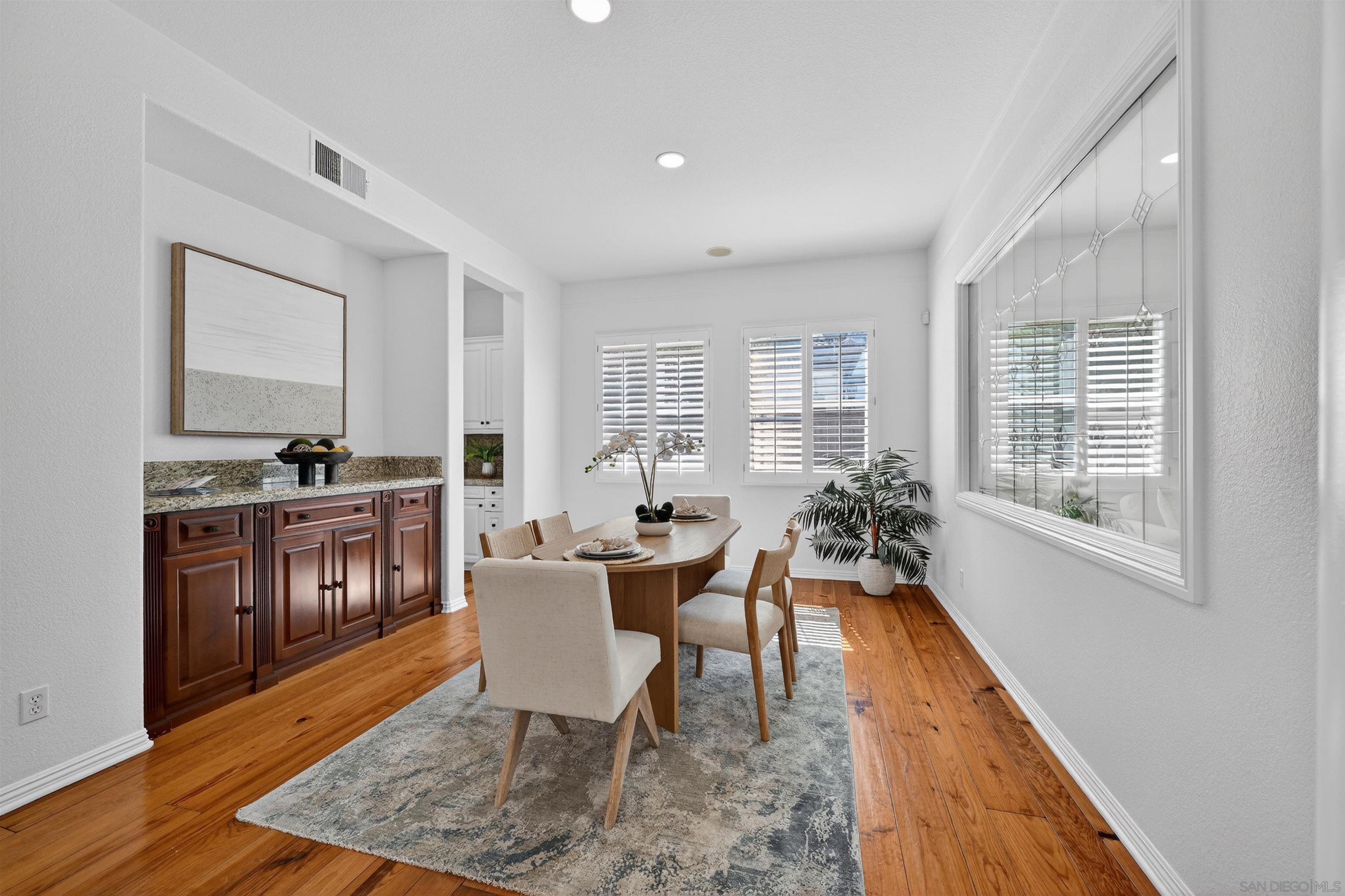 Detail Gallery Image 6 of 37 For 981  Adirondack Place, Chula Vista,  CA 91914 - 6 Beds | 3/1 Baths