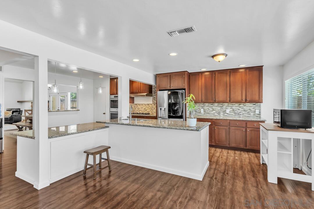 Detail Gallery Image 15 of 49 For 1509  Honey Hill, El Cajon,  CA 92020 - 6 Beds | 2 Baths