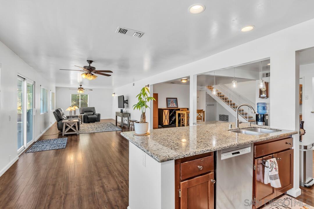 Detail Gallery Image 17 of 49 For 1509  Honey Hill, El Cajon,  CA 92020 - 6 Beds | 2 Baths