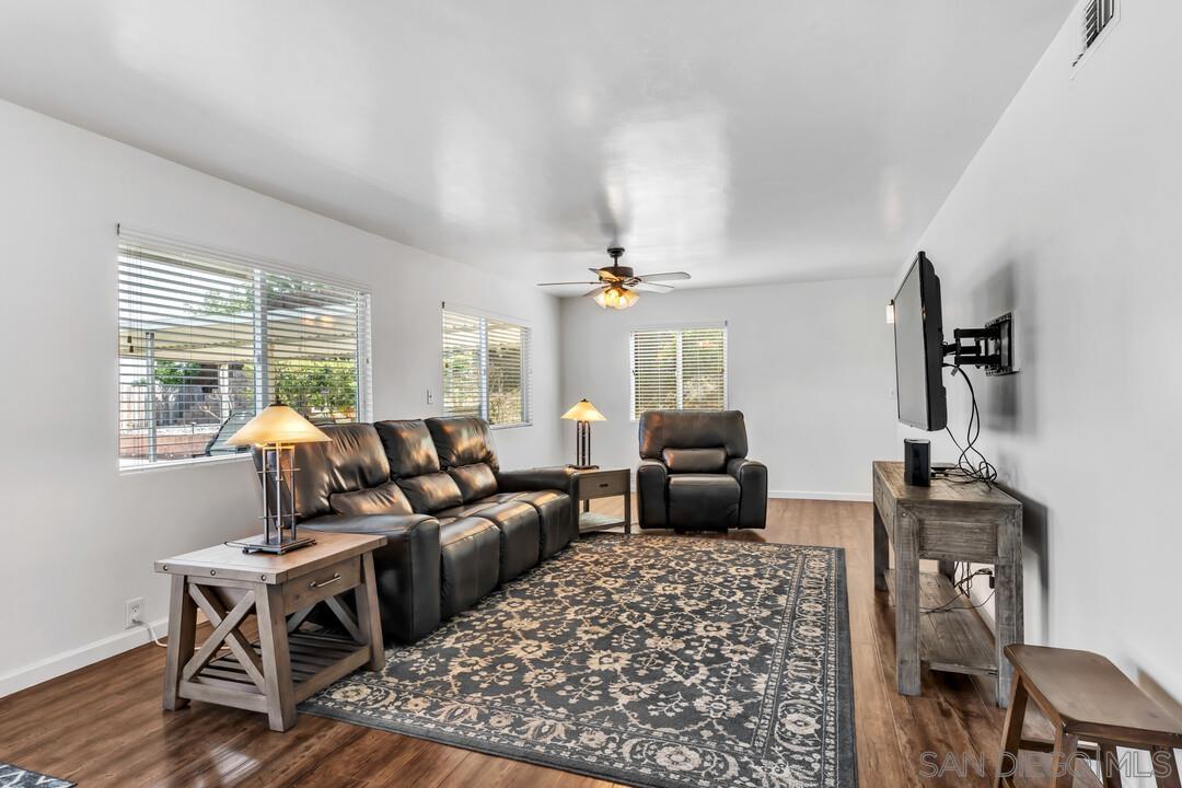 Detail Gallery Image 19 of 49 For 1509  Honey Hill, El Cajon,  CA 92020 - 6 Beds | 2 Baths