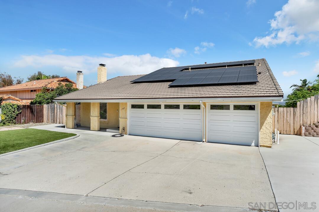 Detail Gallery Image 3 of 49 For 1509  Honey Hill, El Cajon,  CA 92020 - 6 Beds | 2 Baths