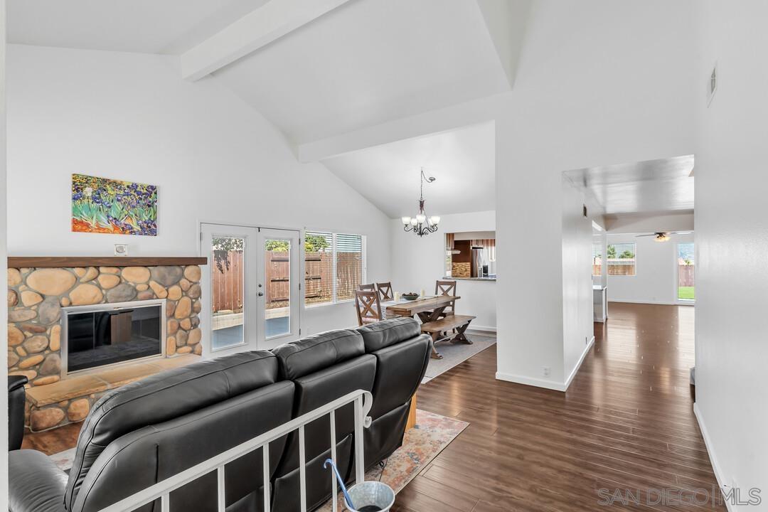 Detail Gallery Image 4 of 49 For 1509  Honey Hill, El Cajon,  CA 92020 - 6 Beds | 2 Baths