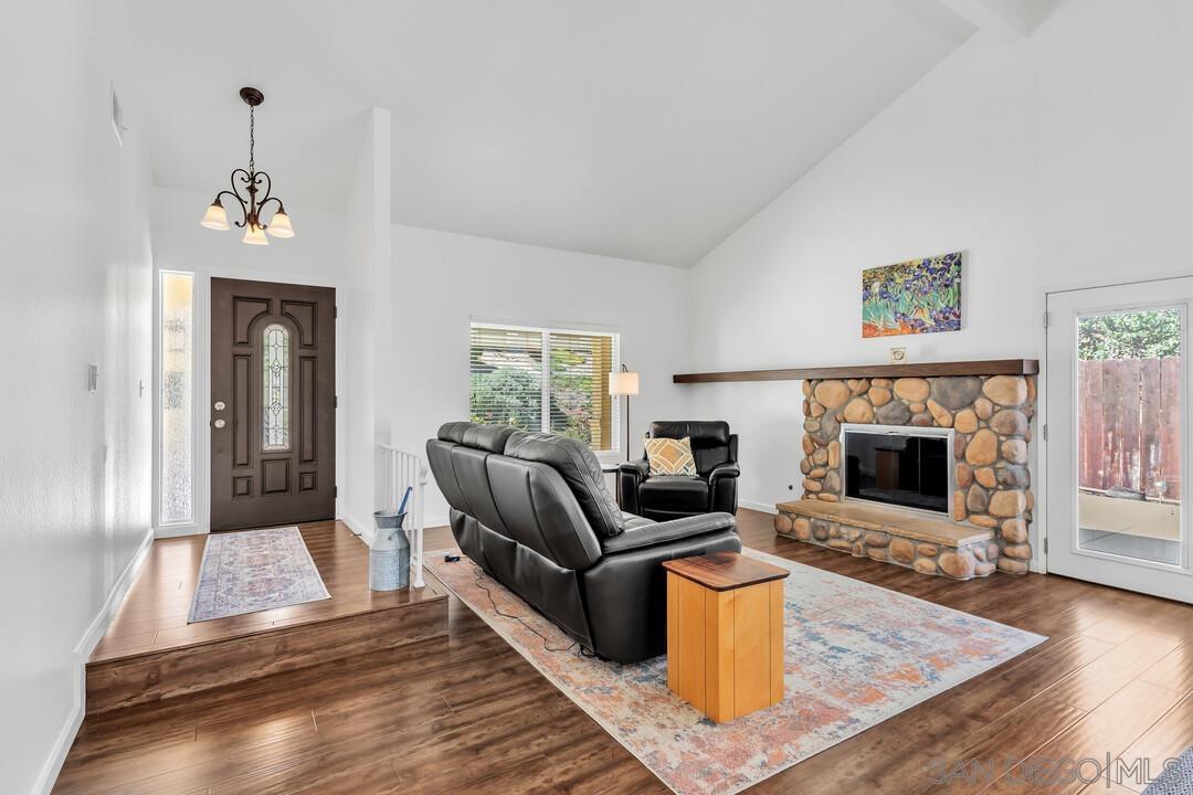 Detail Gallery Image 5 of 49 For 1509  Honey Hill, El Cajon,  CA 92020 - 6 Beds | 2 Baths