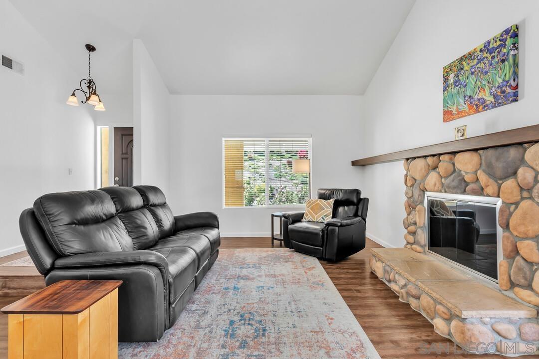 Detail Gallery Image 6 of 49 For 1509  Honey Hill, El Cajon,  CA 92020 - 6 Beds | 2 Baths