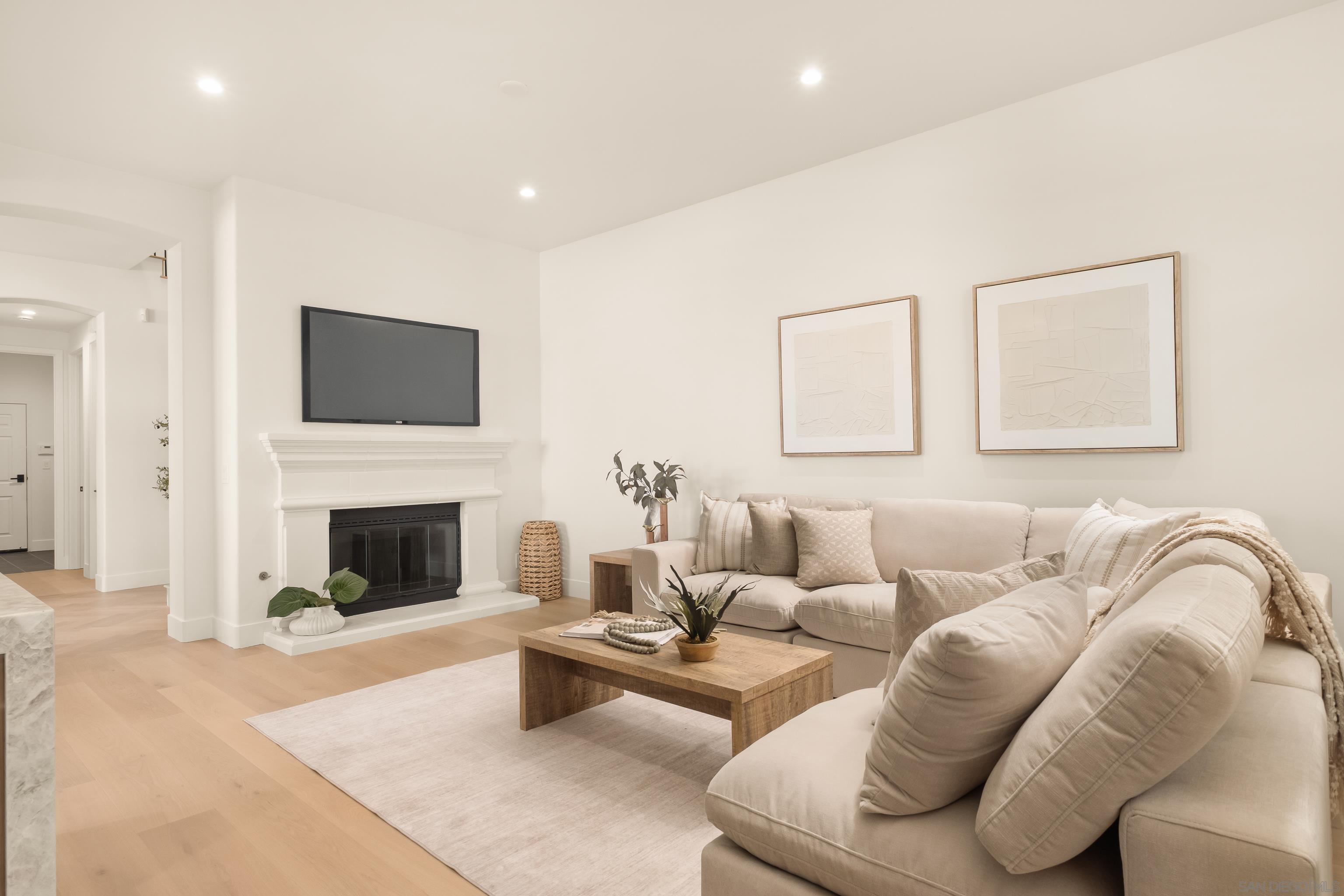 Detail Gallery Image 14 of 55 For 5342  Renaissance Ave, San Diego,  CA 92122 - 4 Beds | 3/1 Baths