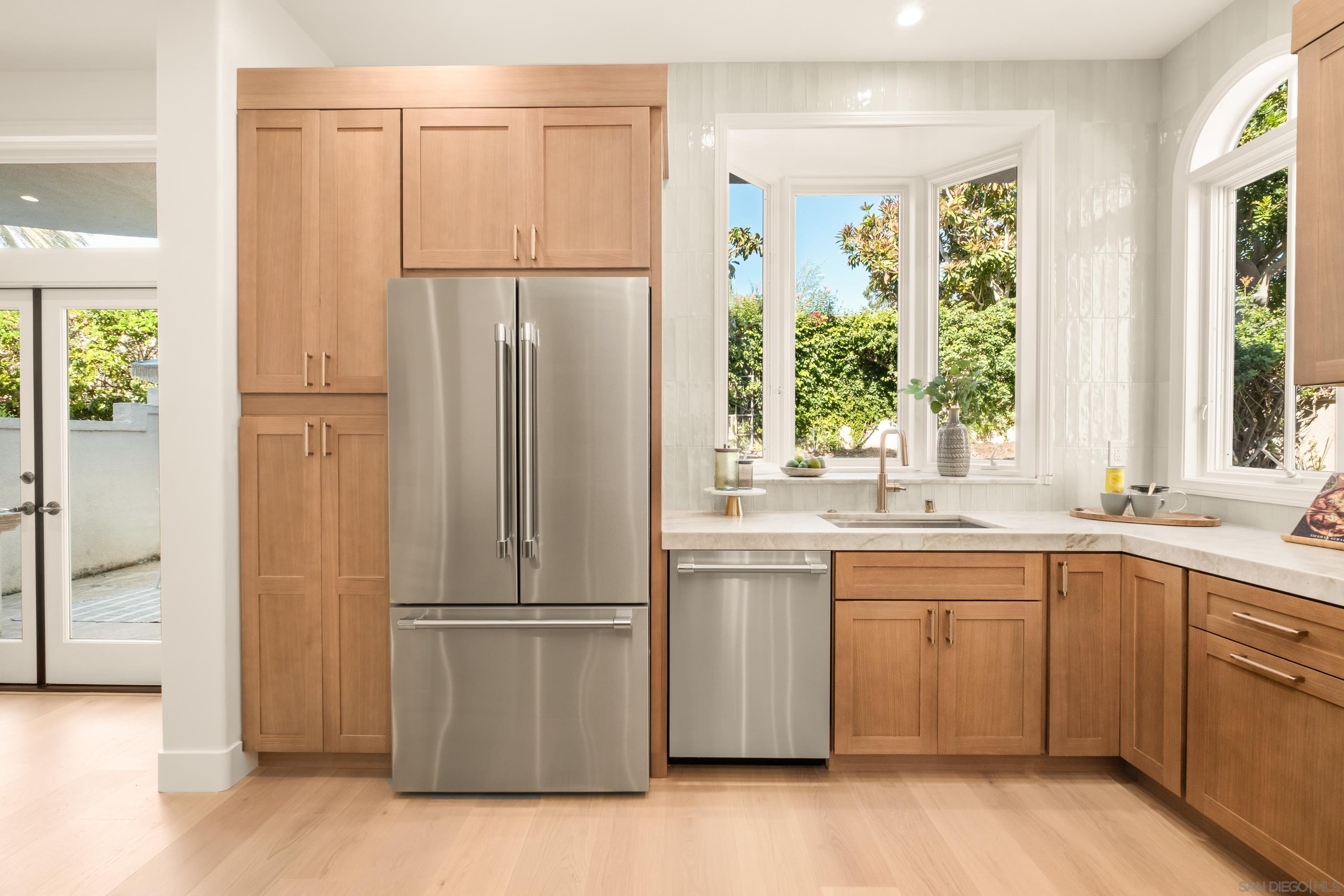 Detail Gallery Image 18 of 55 For 5342  Renaissance Ave, San Diego,  CA 92122 - 4 Beds | 3/1 Baths