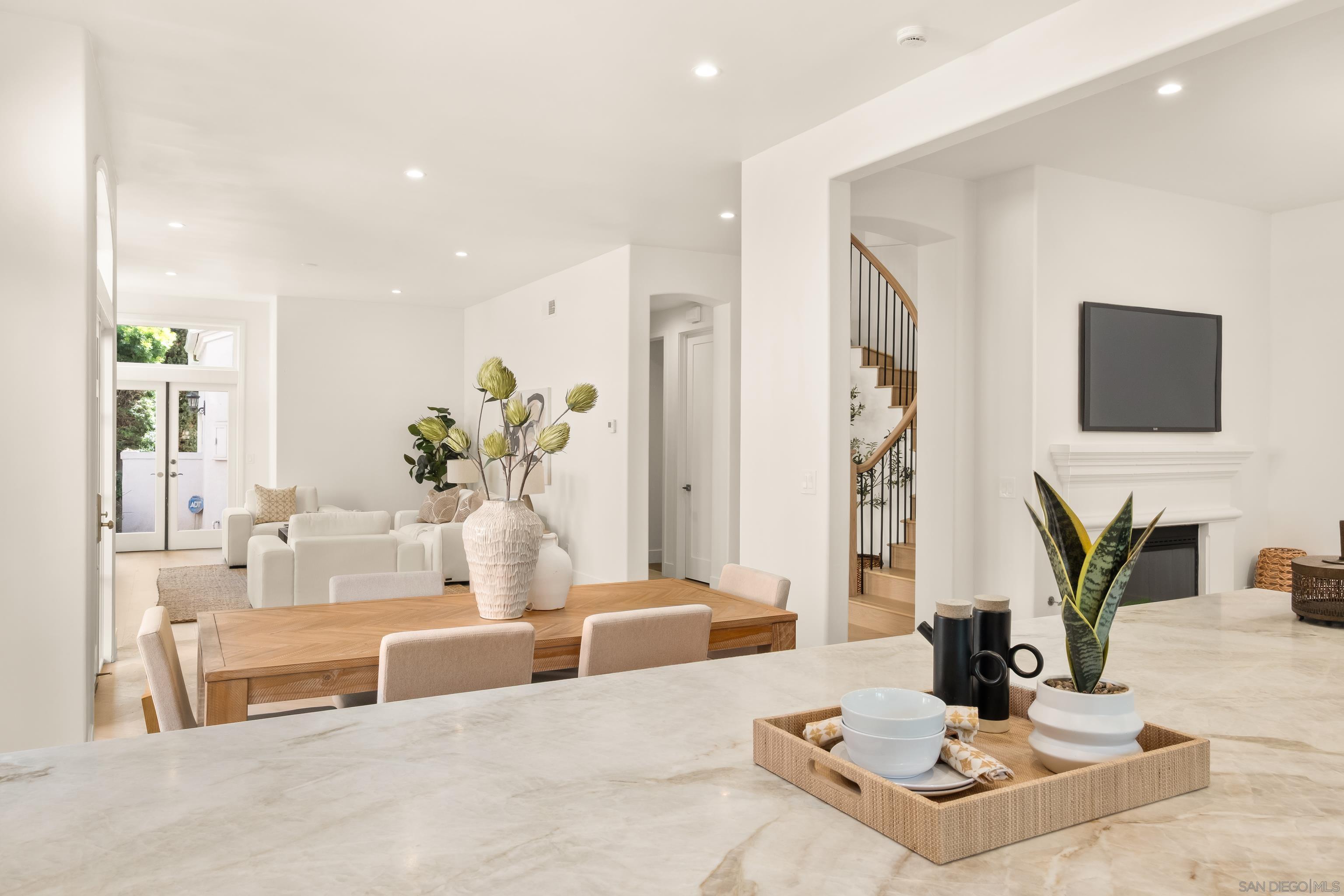 Detail Gallery Image 19 of 55 For 5342  Renaissance Ave, San Diego,  CA 92122 - 4 Beds | 3/1 Baths