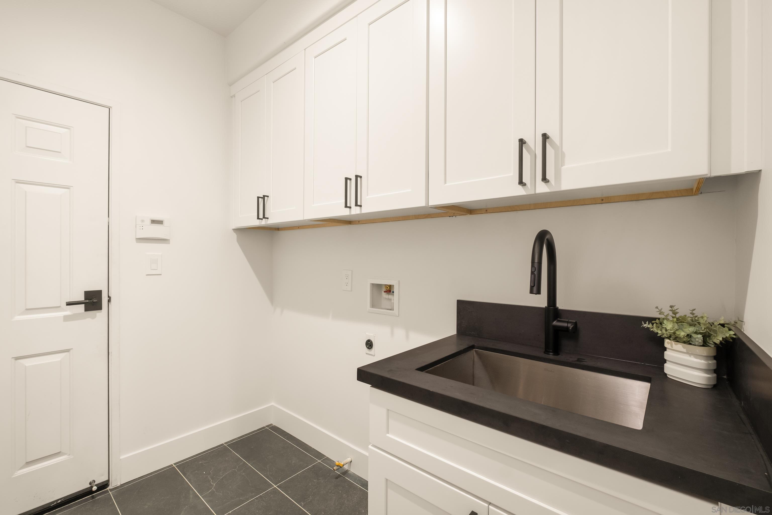 Detail Gallery Image 24 of 55 For 5342  Renaissance Ave, San Diego,  CA 92122 - 4 Beds | 3/1 Baths