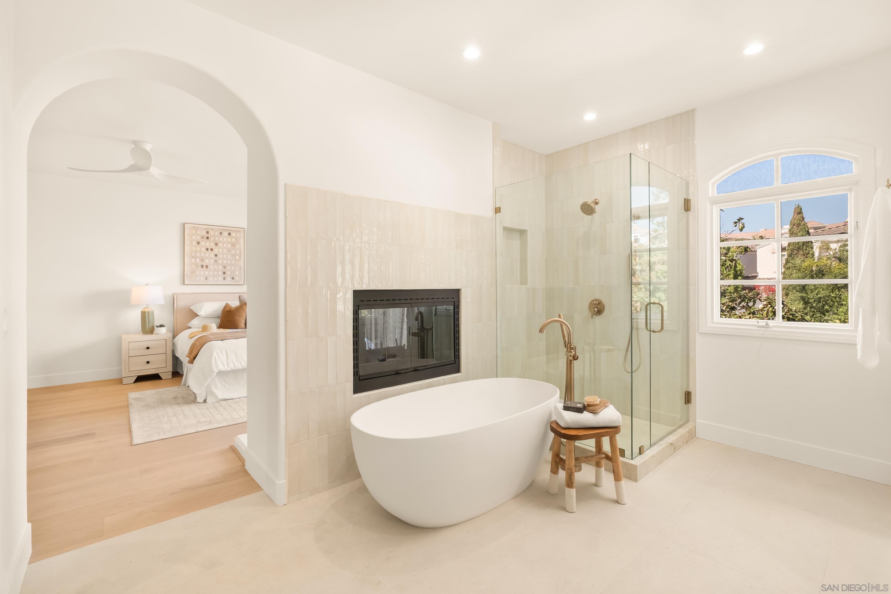 Detail Gallery Image 39 of 55 For 5342  Renaissance Ave, San Diego,  CA 92122 - 4 Beds | 3/1 Baths