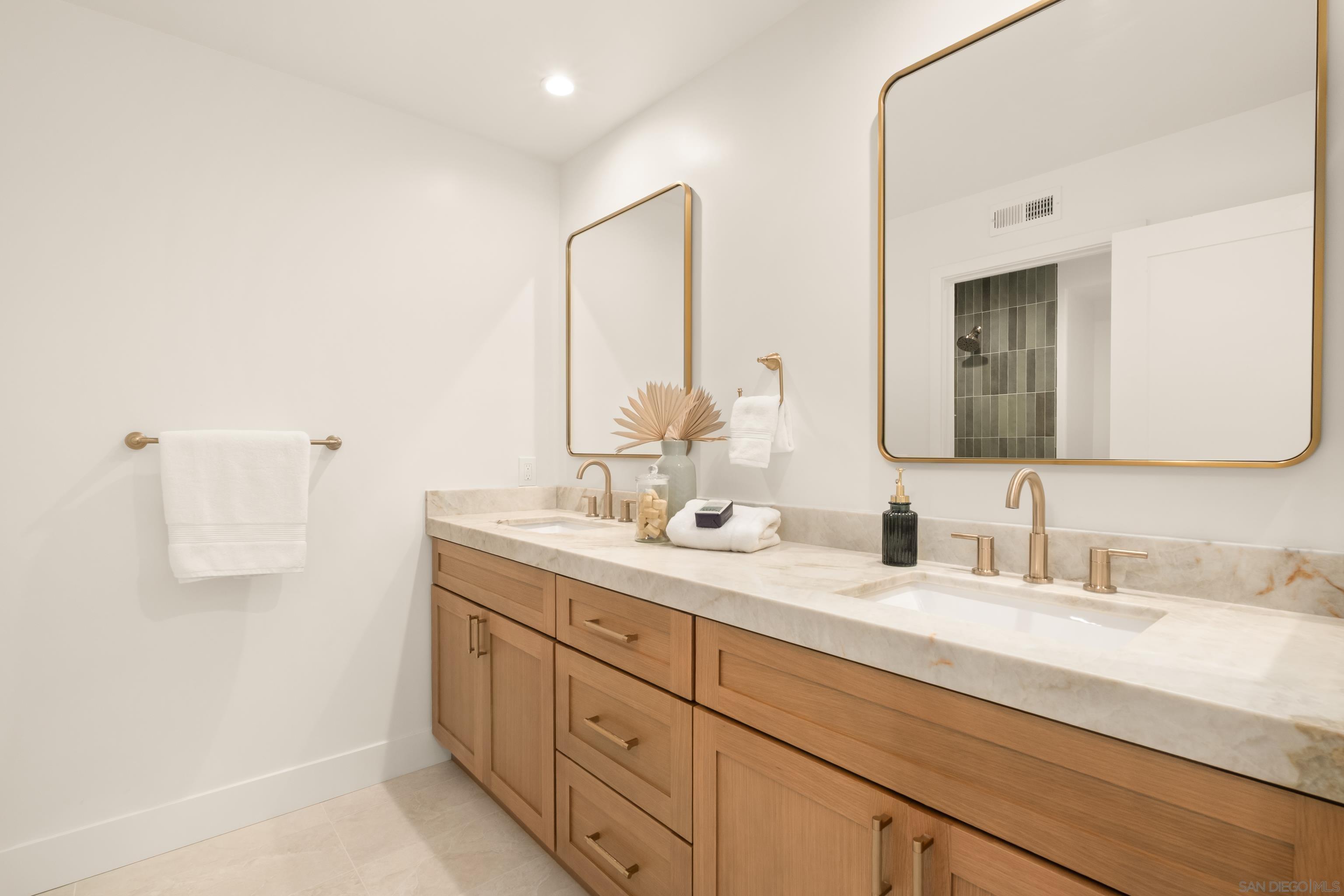 Detail Gallery Image 48 of 55 For 5342  Renaissance Ave, San Diego,  CA 92122 - 4 Beds | 3/1 Baths