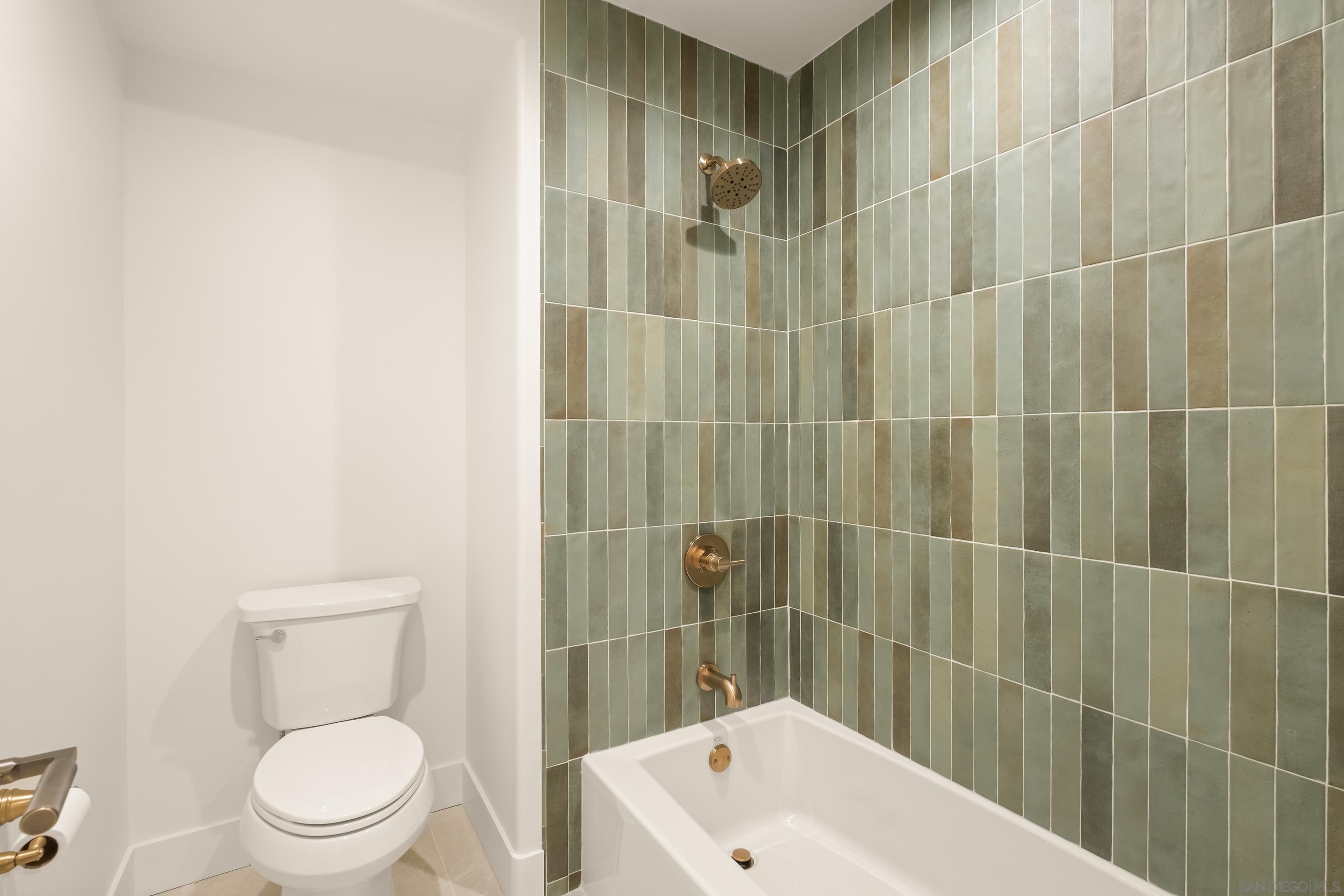 Detail Gallery Image 49 of 55 For 5342  Renaissance Ave, San Diego,  CA 92122 - 4 Beds | 3/1 Baths