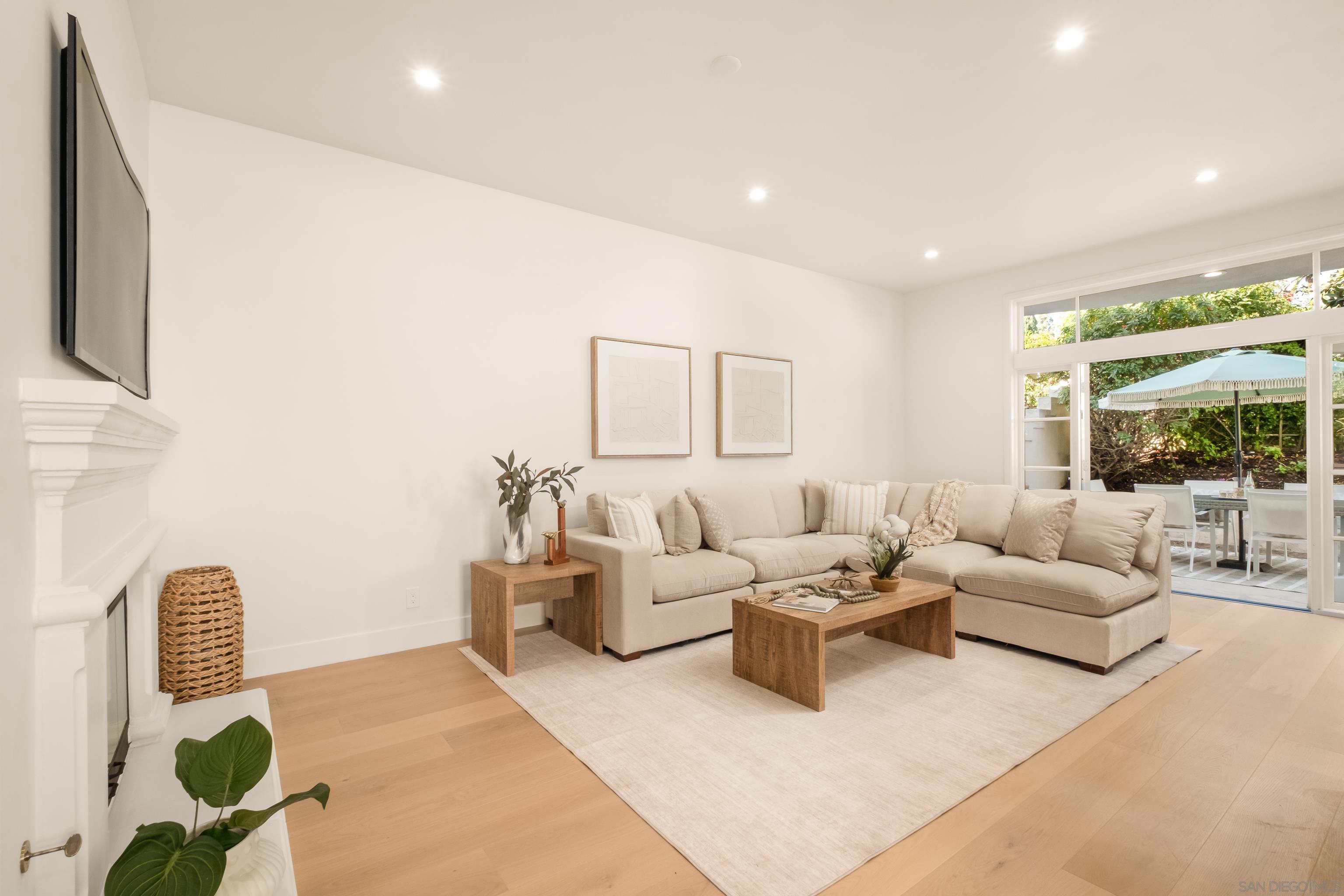 Detail Gallery Image 9 of 55 For 5342  Renaissance Ave, San Diego,  CA 92122 - 4 Beds | 3/1 Baths