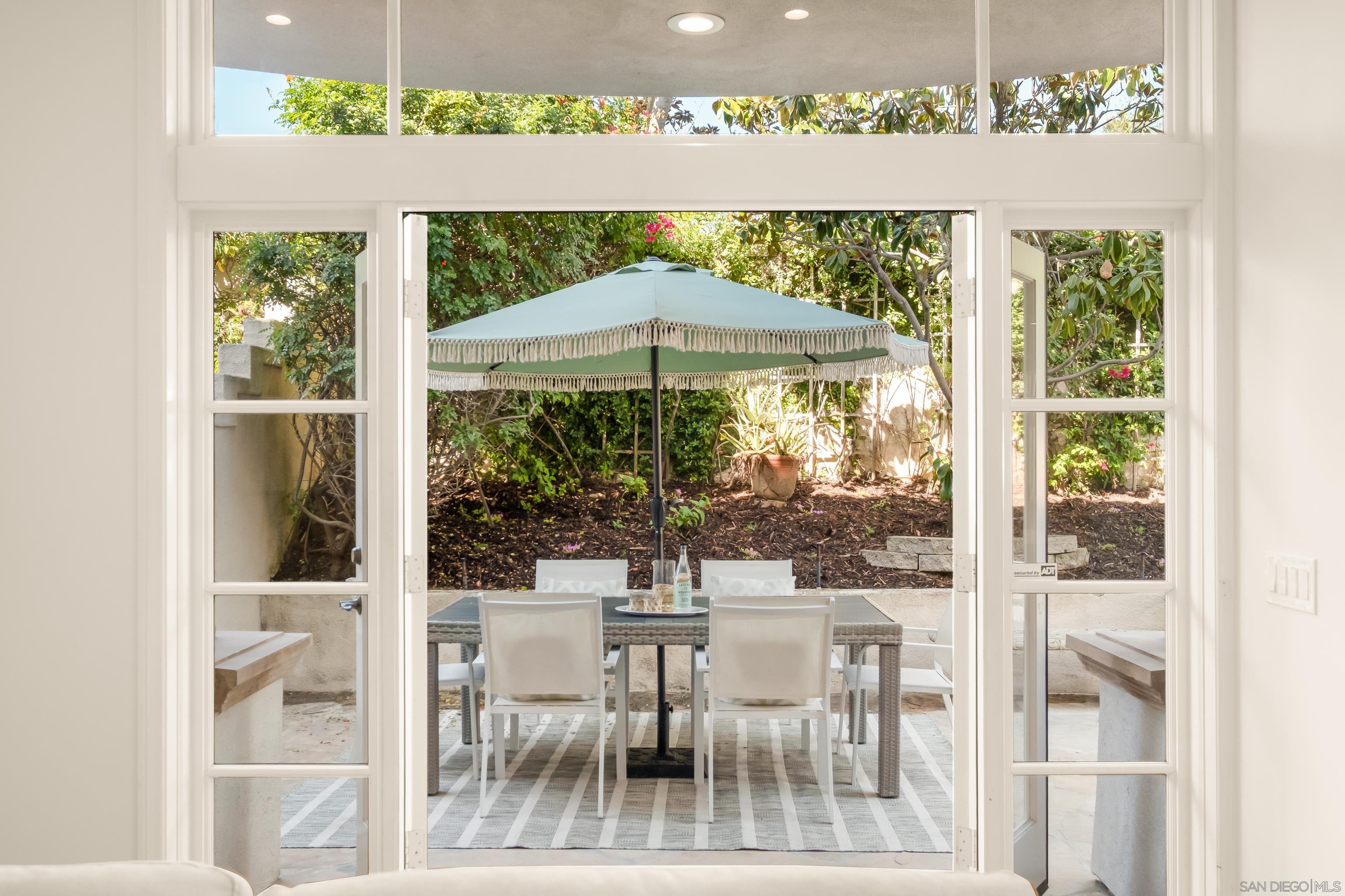 Detail Gallery Image 10 of 55 For 5342  Renaissance Ave, San Diego,  CA 92122 - 4 Beds | 3/1 Baths