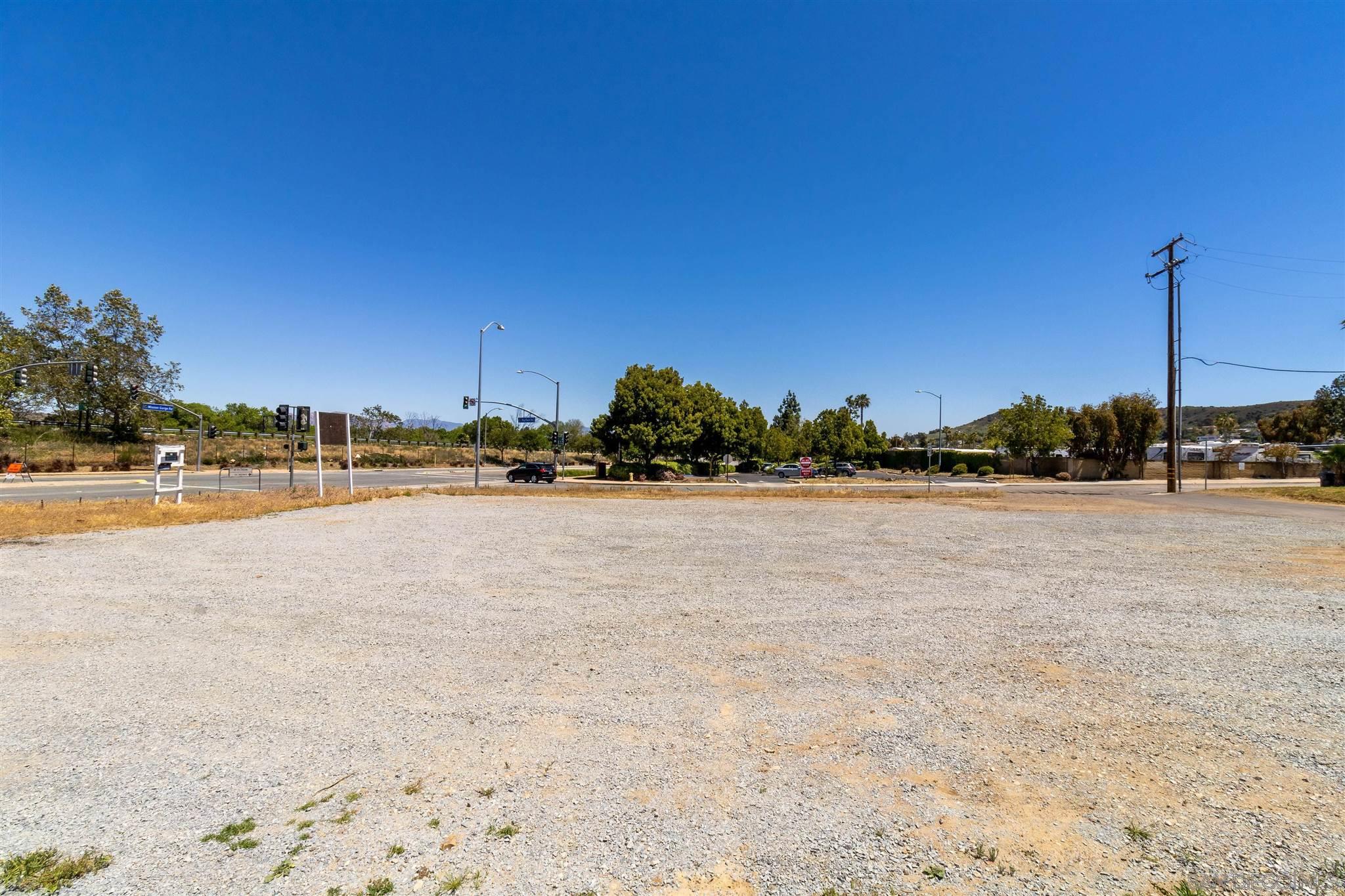 Detail Gallery Image 11 of 18 For , Santee,  CA 92071 - – Beds | – Baths