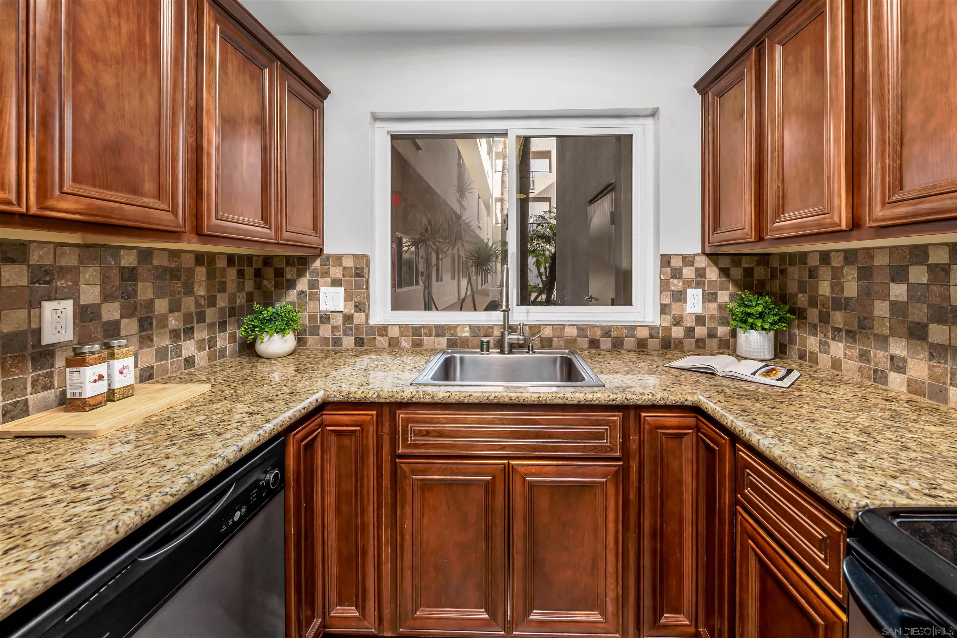 Detail Gallery Image 11 of 25 For 1030  Robinson Ave  #108,  San Diego,  CA 92103 - 1 Beds | 1 Baths