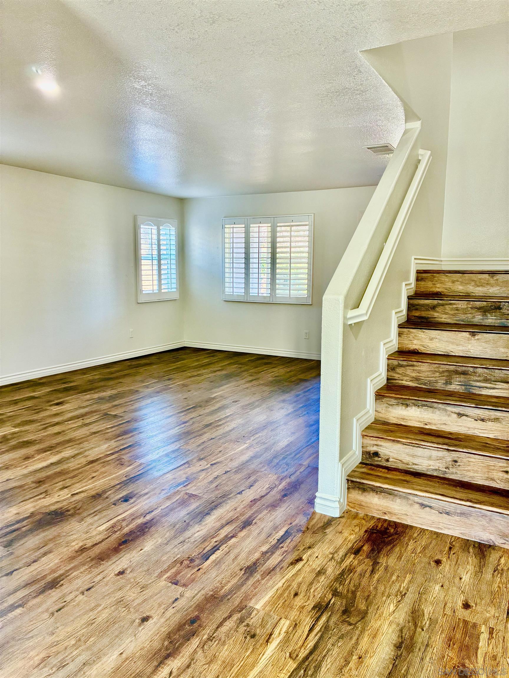 Detail Gallery Image 7 of 37 For 53009  Rose Sachet Lane, Lake Elsinore,  CA 92532 - 6 Beds | 3 Baths